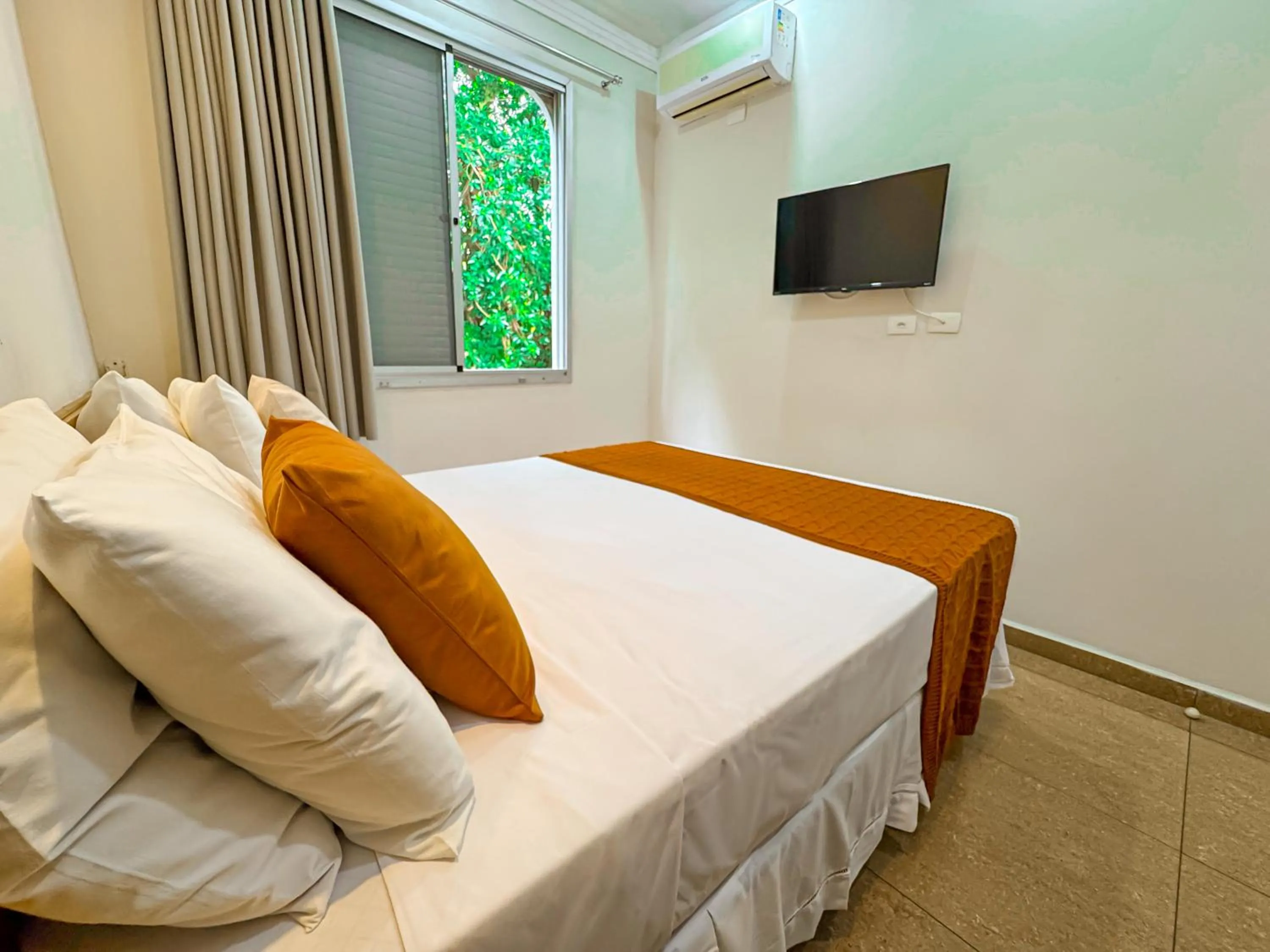 Bedroom, Bed in Hotel Nacional Inn Guarujá