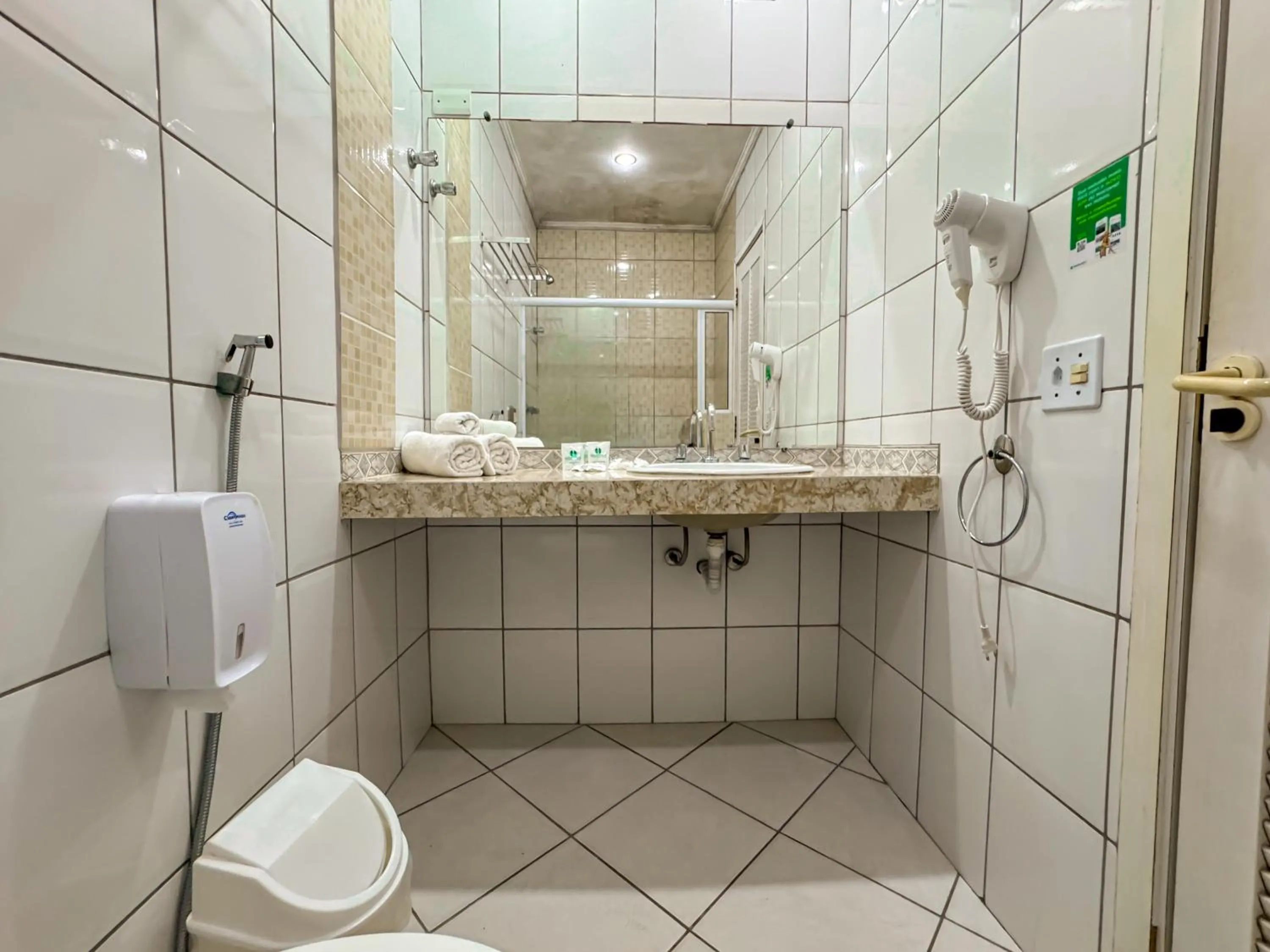Bathroom in Hotel Nacional Inn Guarujá