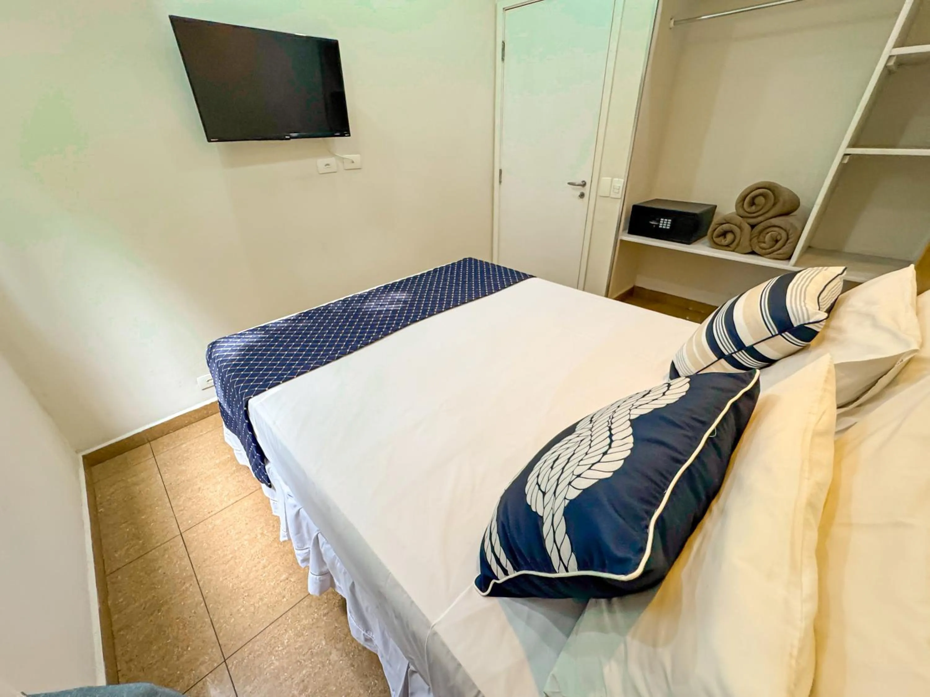 Bedroom, Bed in Hotel Nacional Inn Guarujá