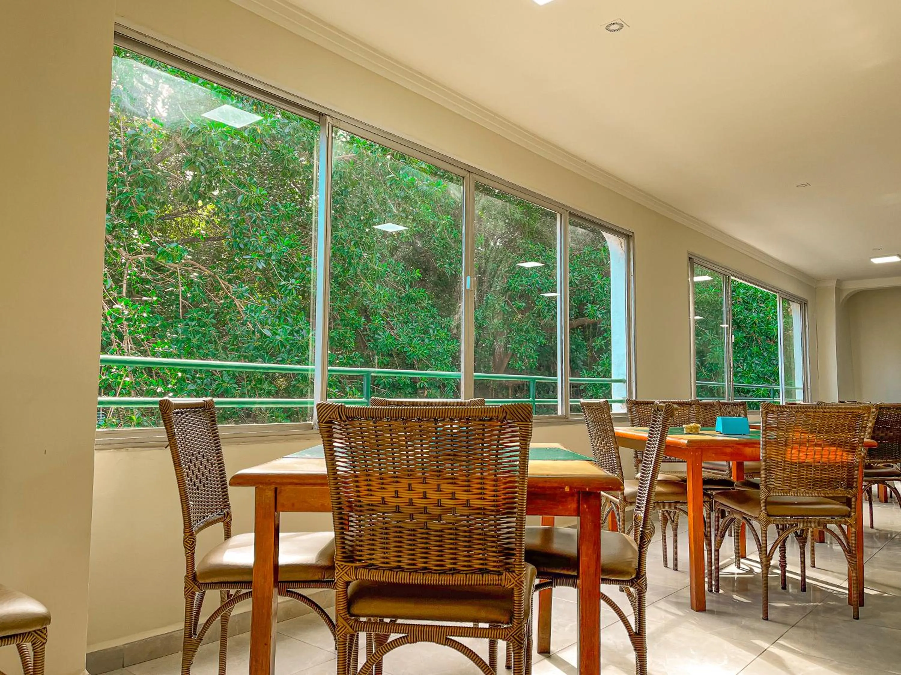 Dining area in Hotel Nacional Inn Guarujá