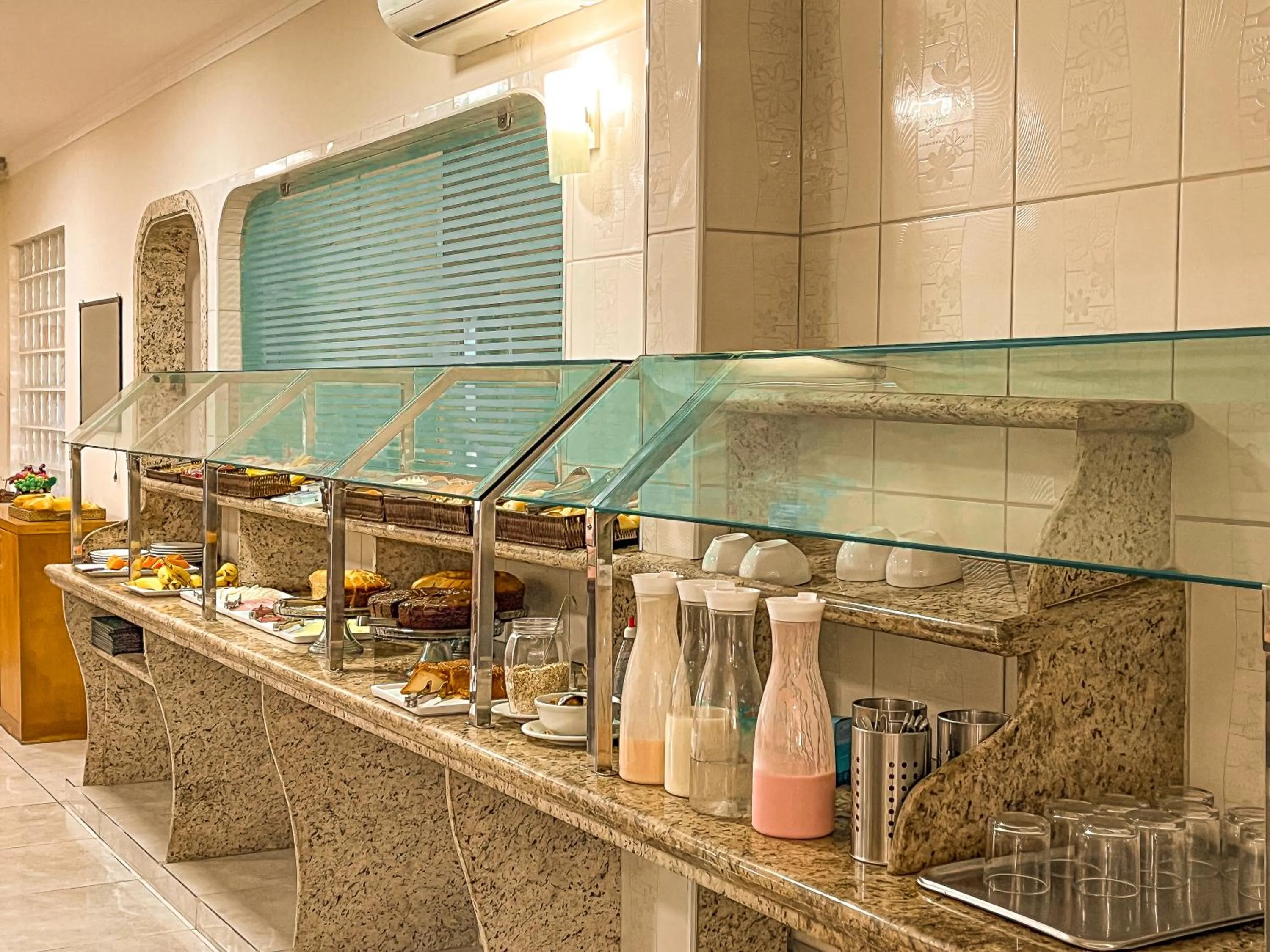 Buffet breakfast in Hotel Nacional Inn Guarujá