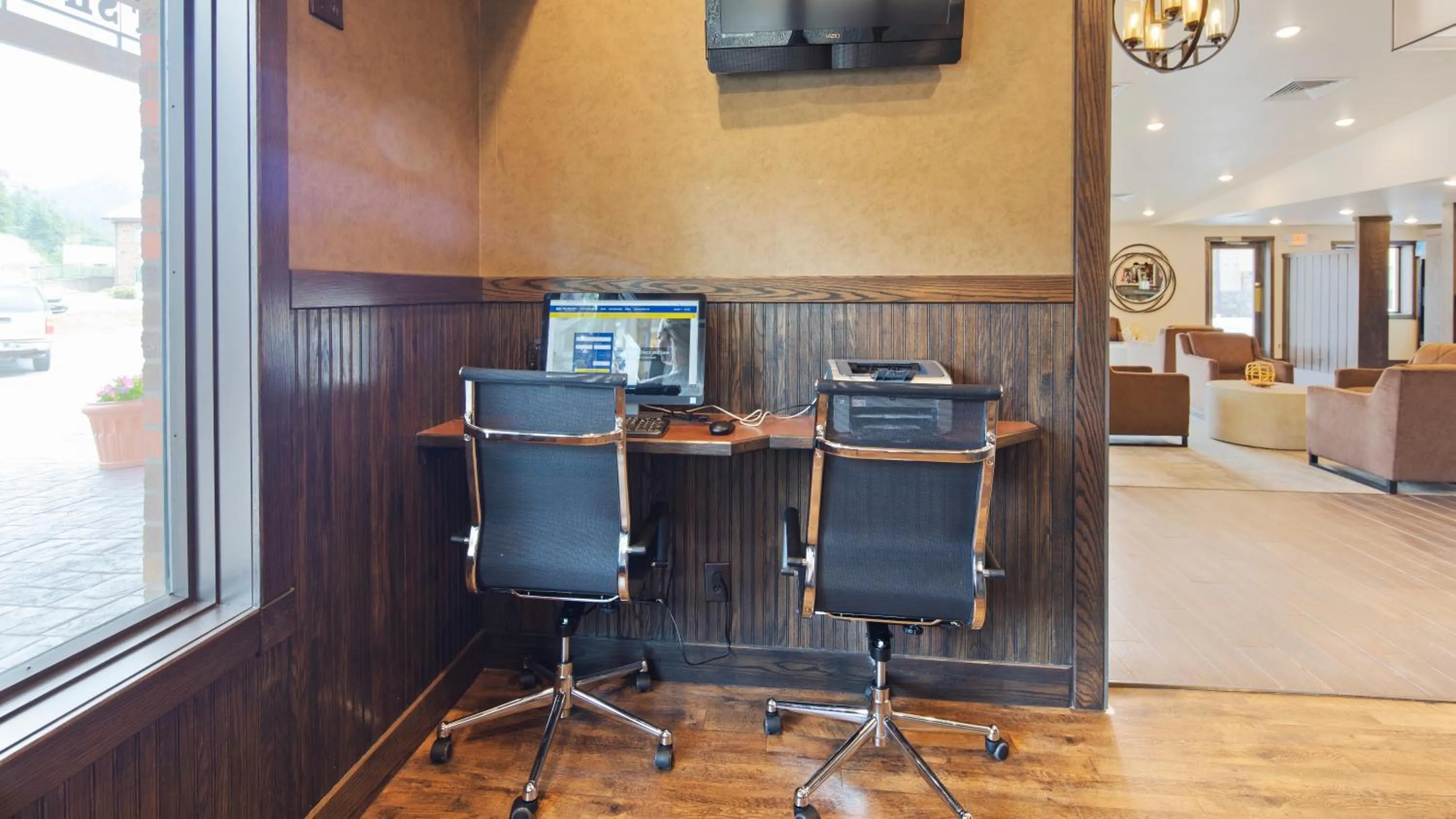 Business facilities in Black Hills Luxury Suites