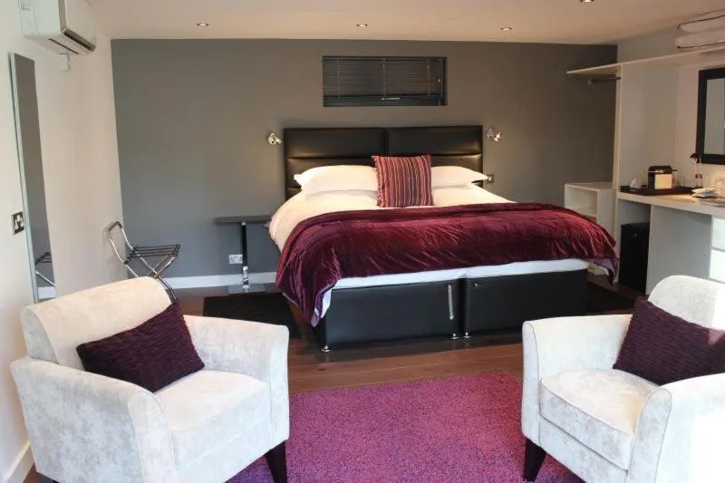 Photo of the whole room, Bed in Satis House Hotel