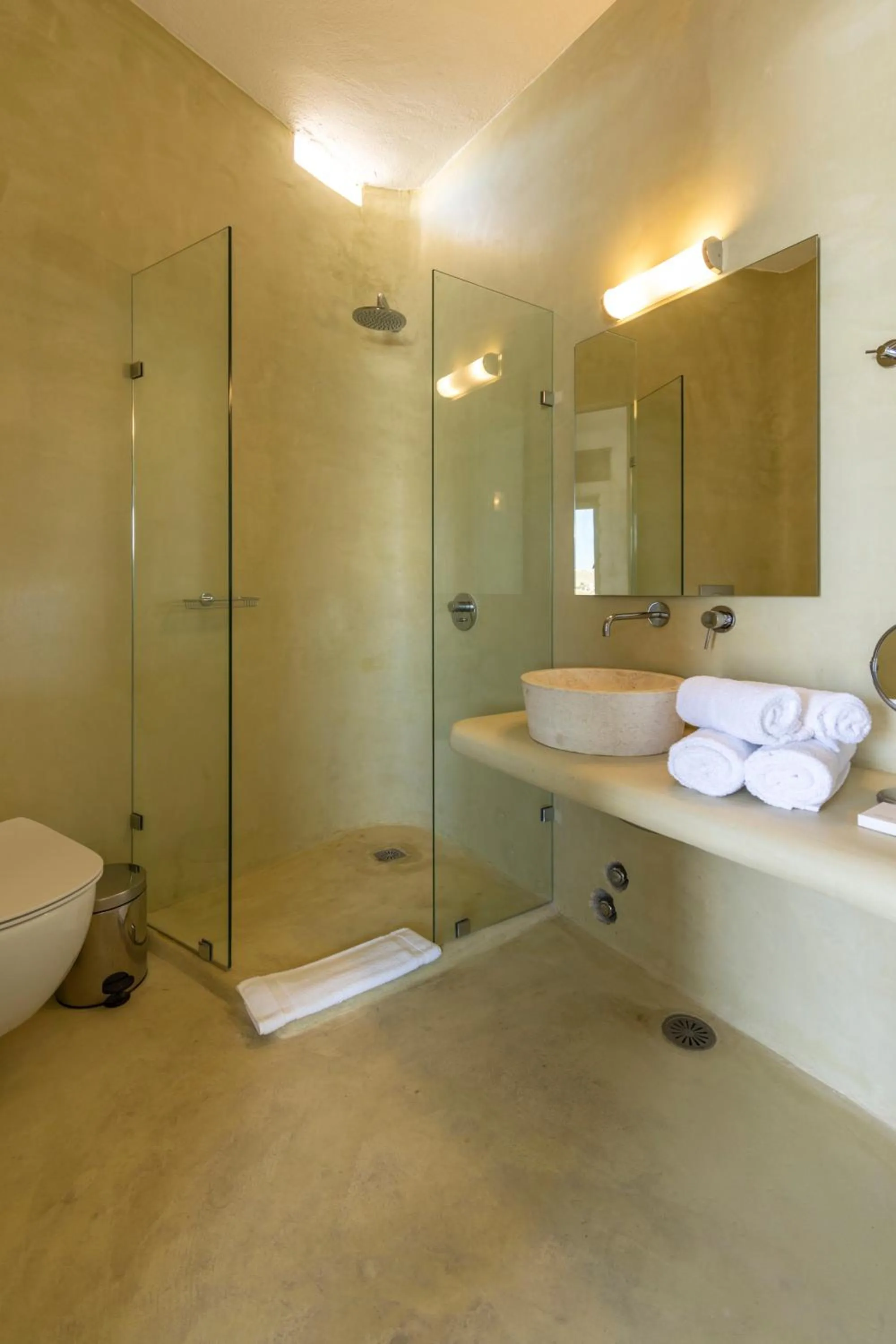 Shower in Mykonos Azure