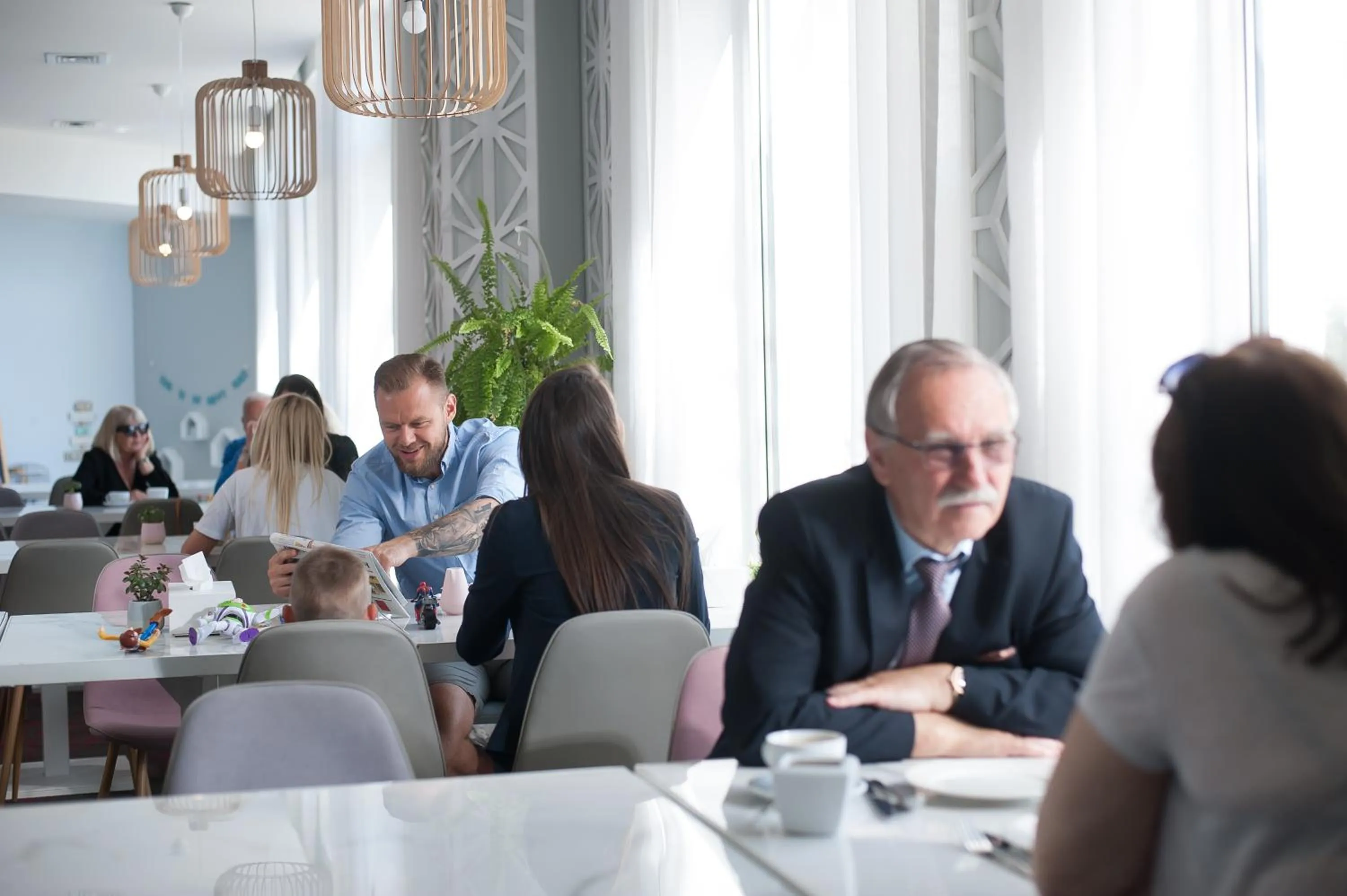 Restaurant/places to eat in NoBo Hotel - business