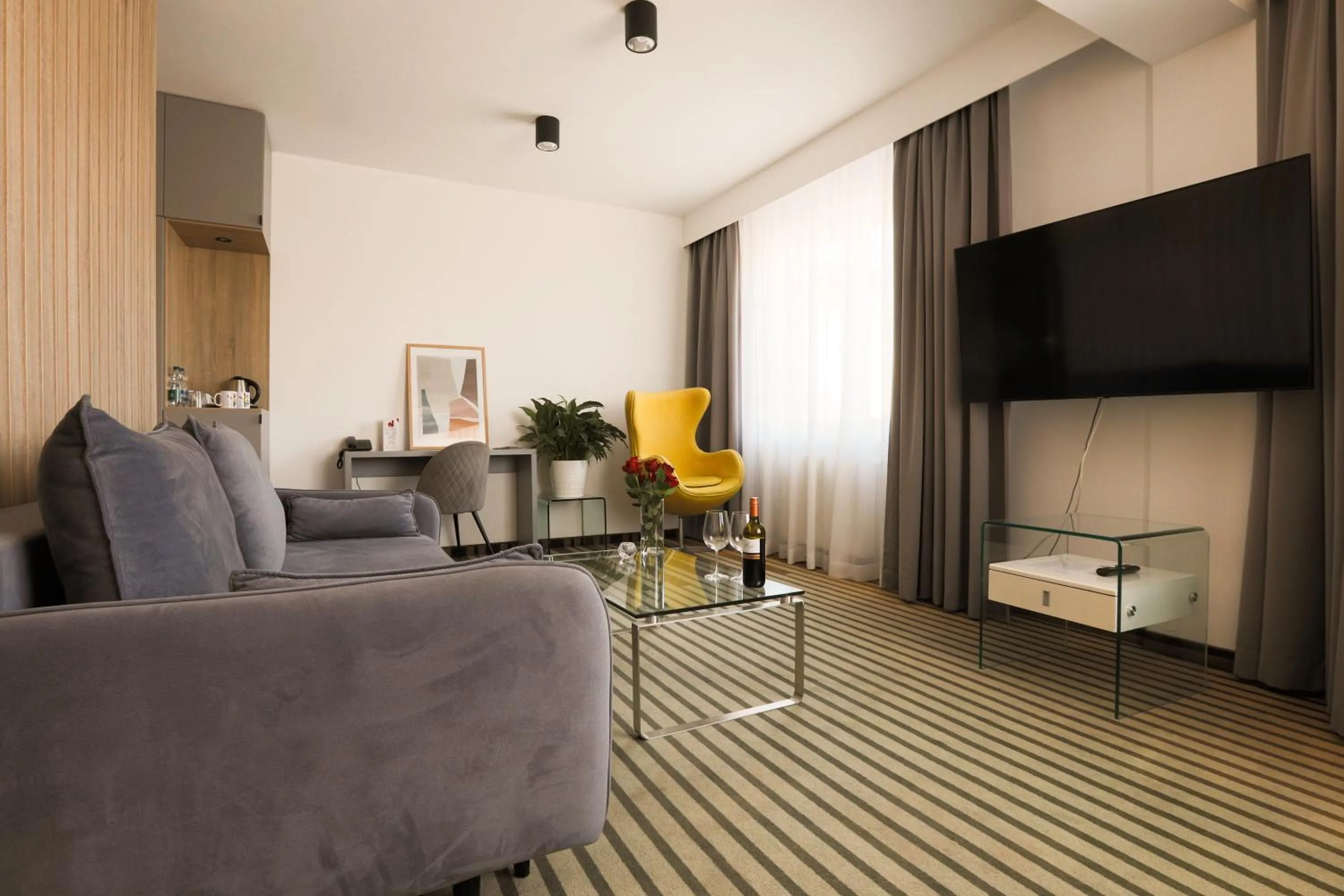 TV and multimedia in NoBo Hotel - business