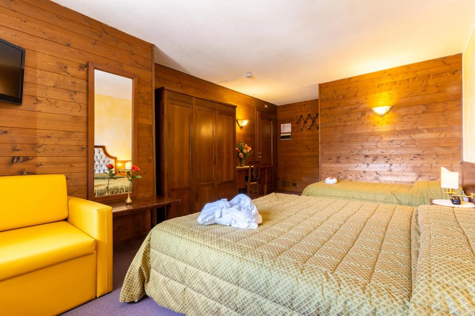 Bed in Hotel Des Alpes