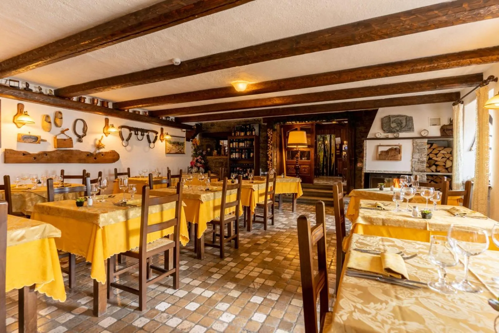 Restaurant/places to eat in Hotel Des Alpes