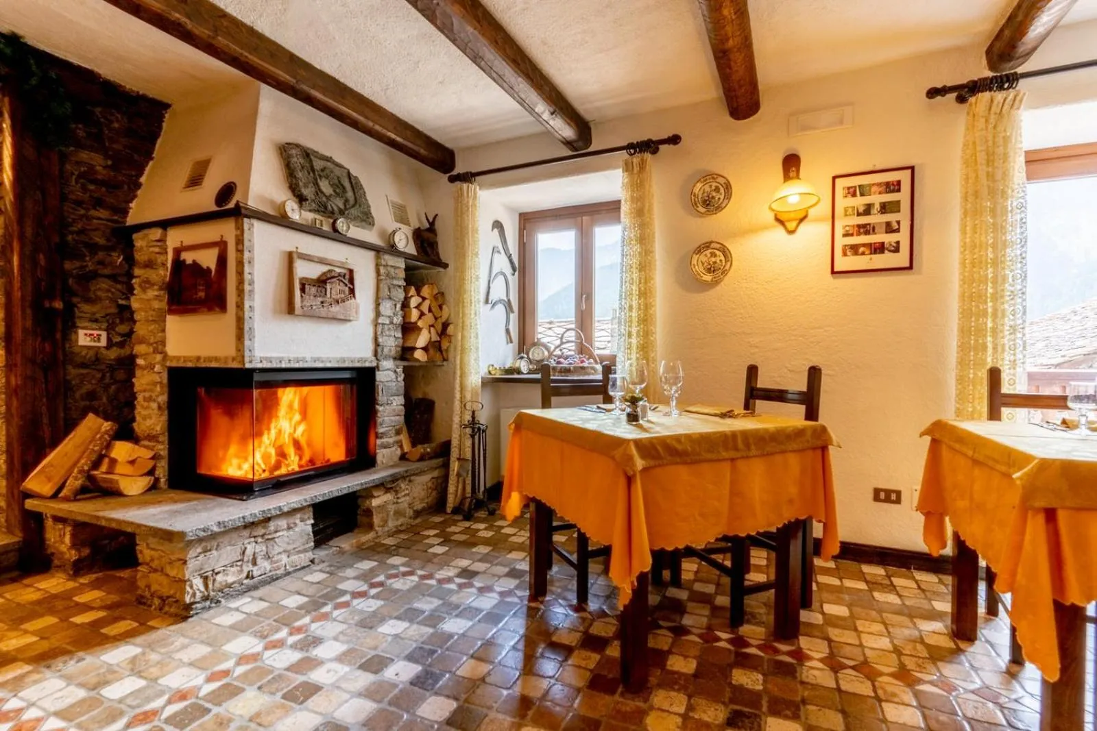 Restaurant/places to eat in Hotel Des Alpes