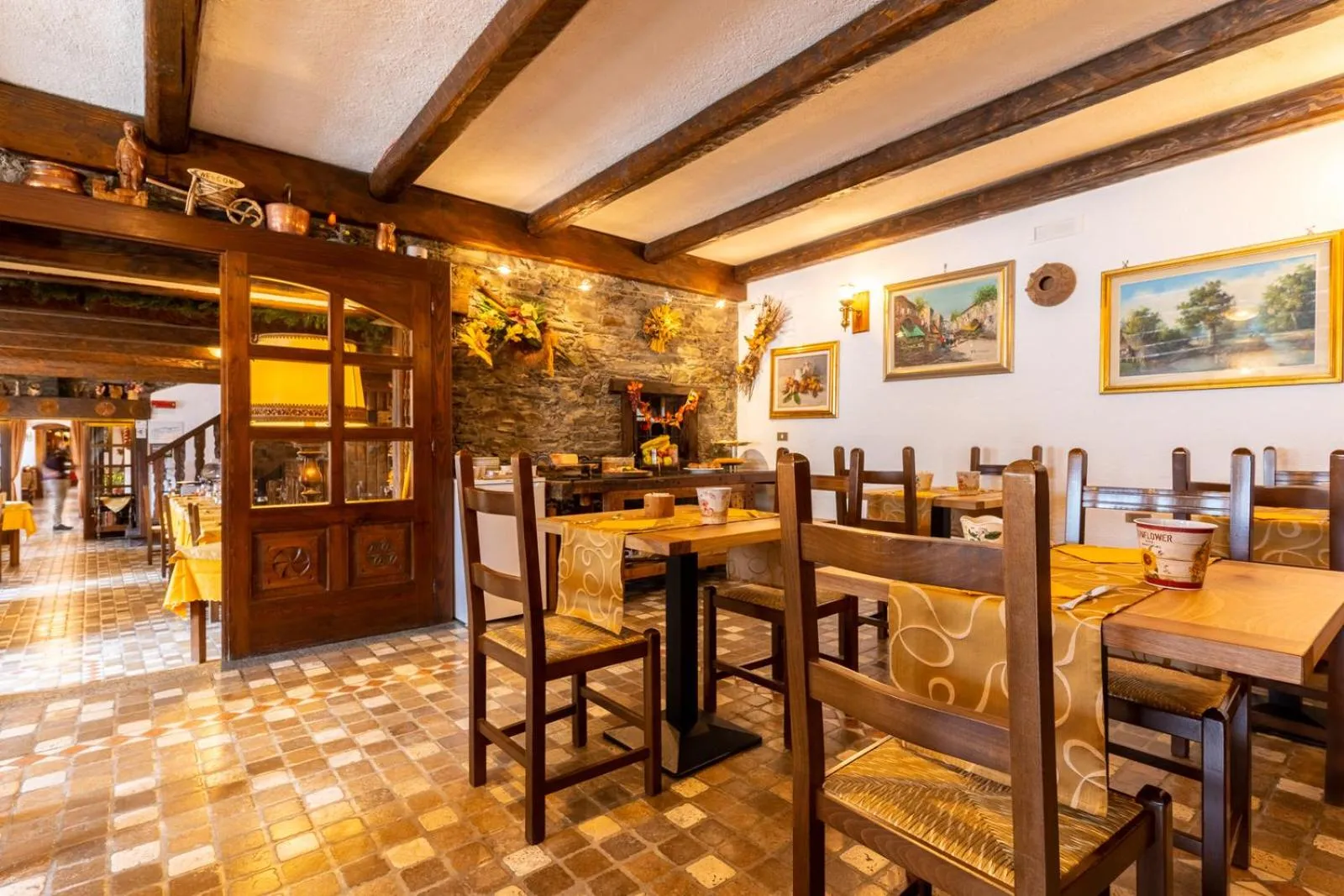 Restaurant/places to eat in Hotel Des Alpes