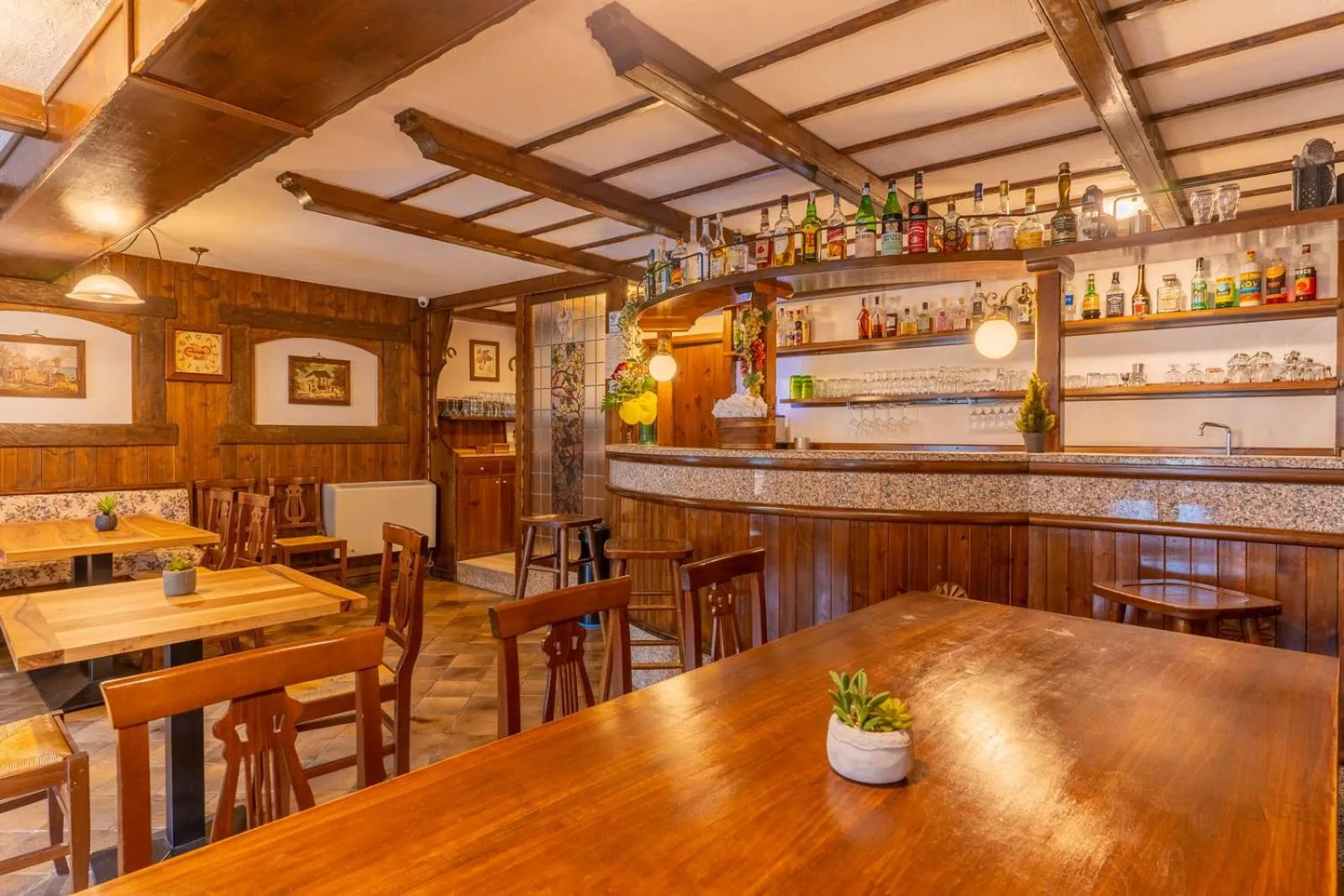 Lounge or bar in Hotel Des Alpes