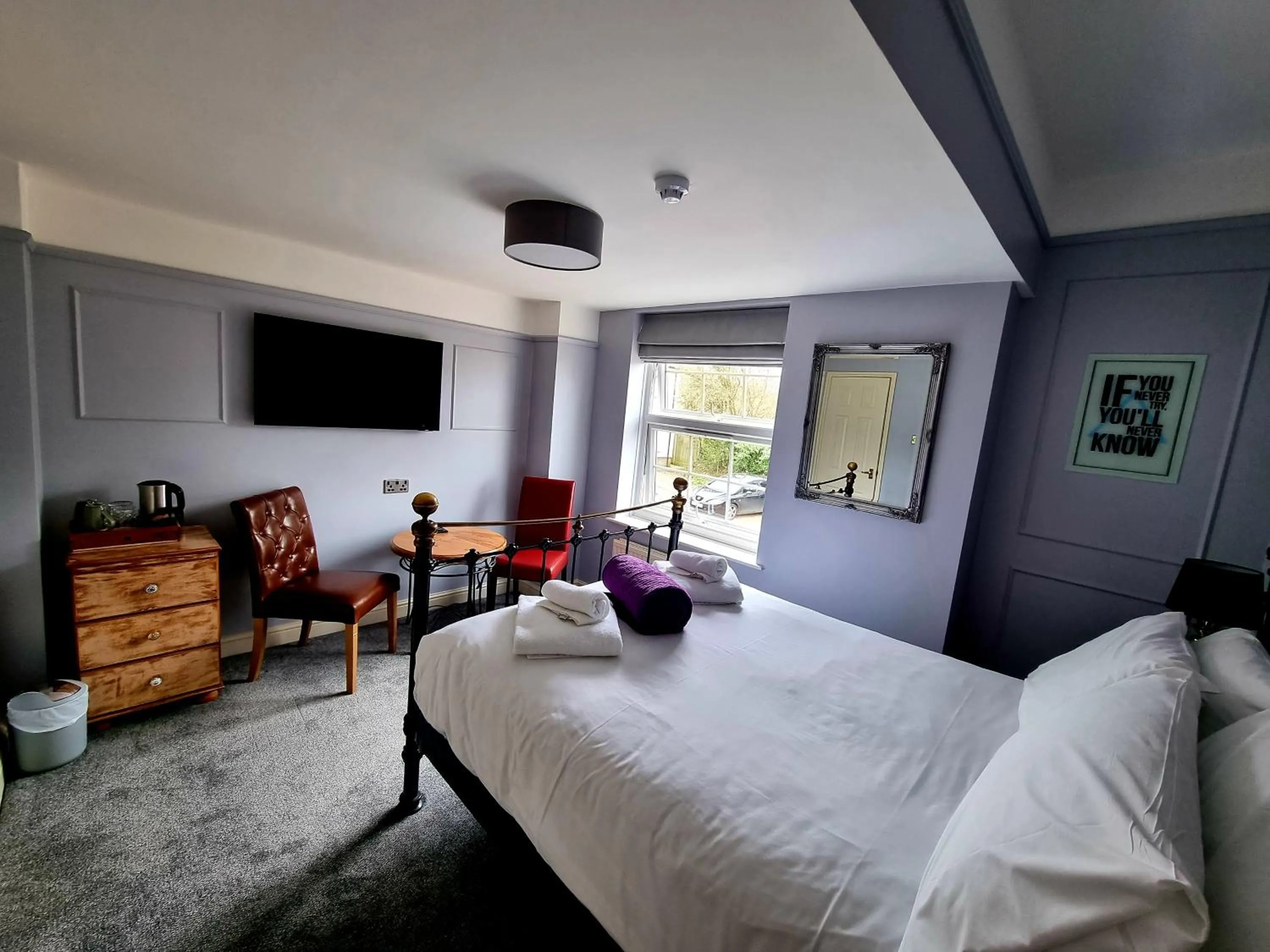 Bedroom, Bed in The Plough Inn