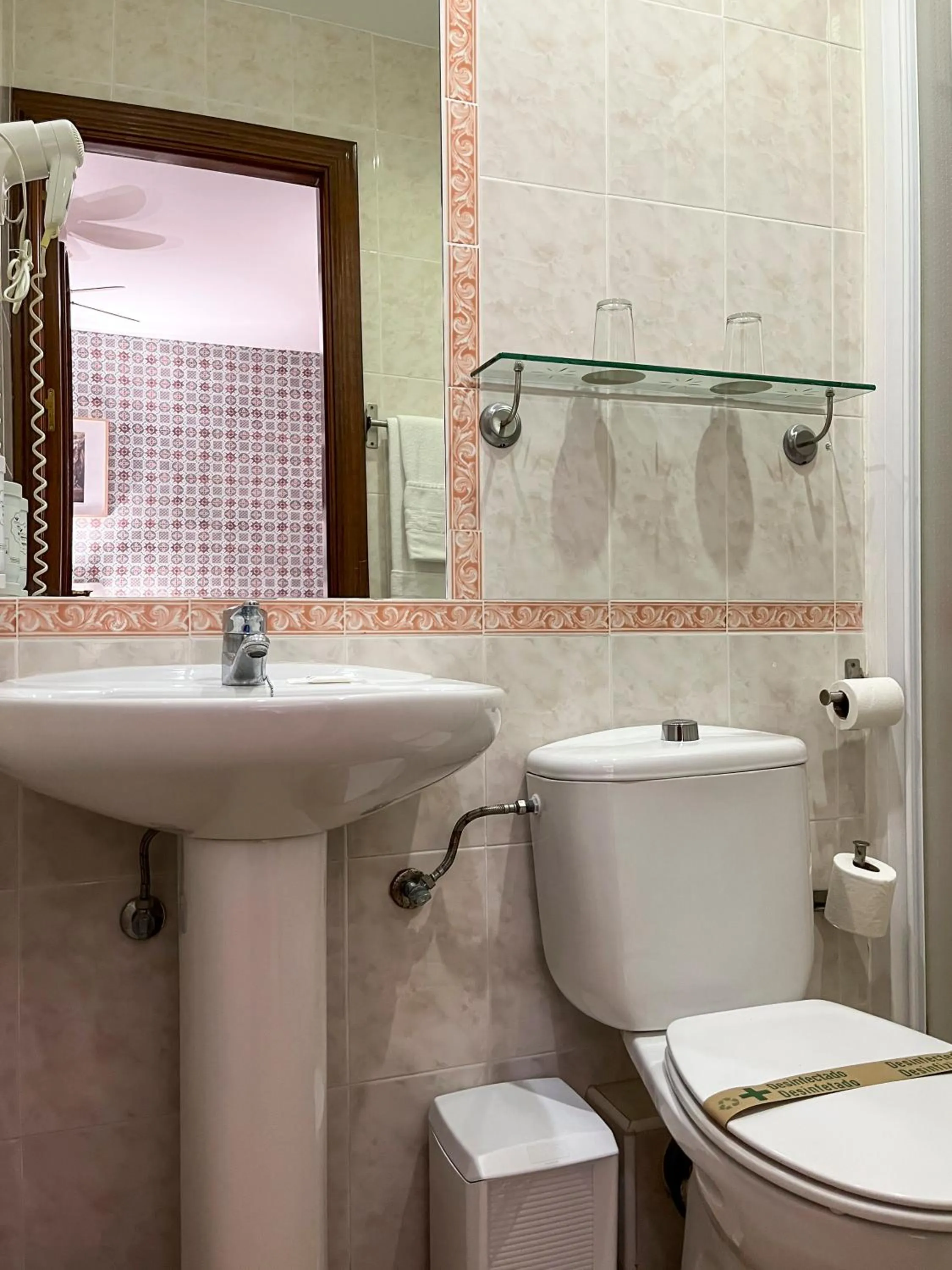 Bathroom in Beatriz Charming Hostal