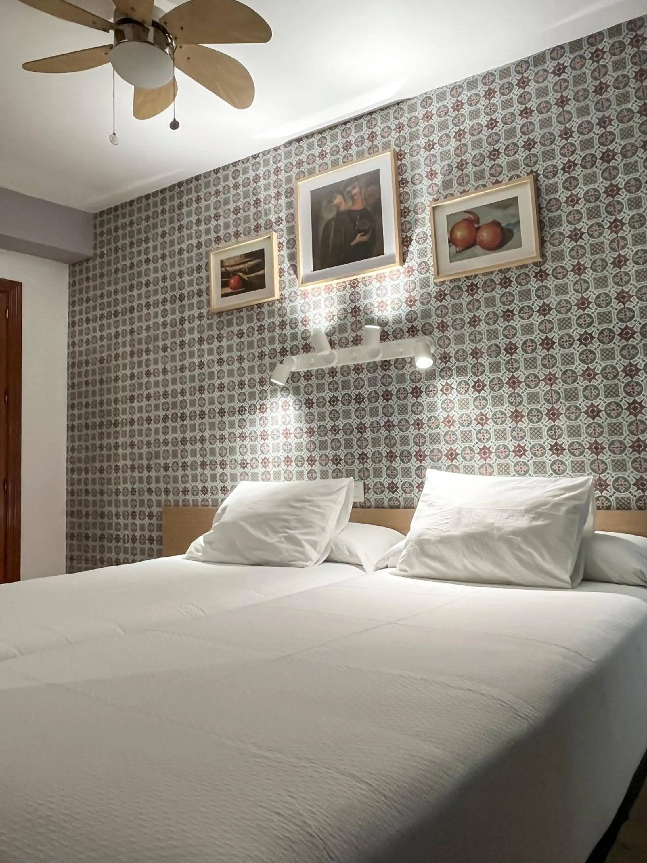 City view, Bed in Beatriz Charming Hostal