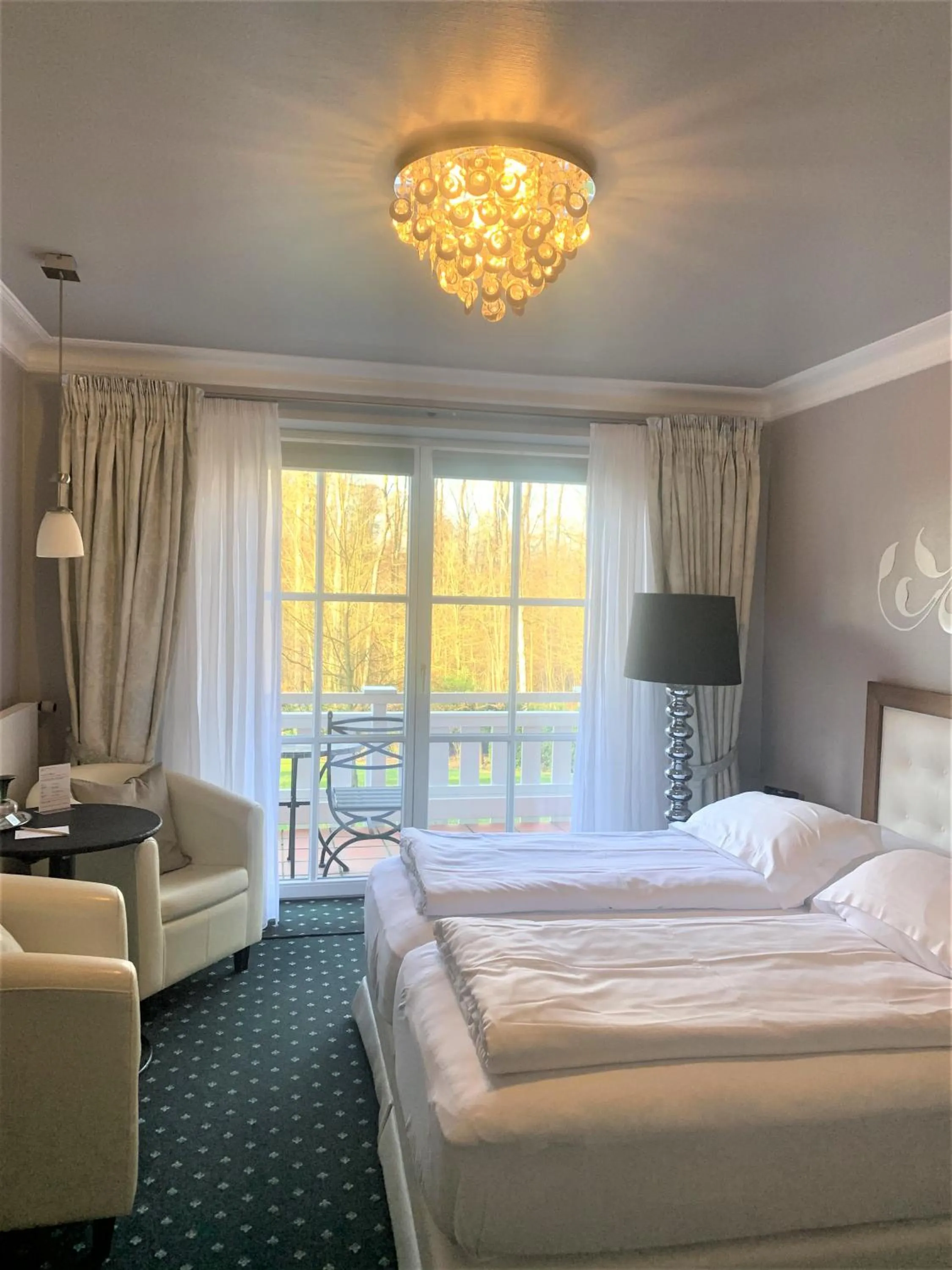 Bed in Amethyst Hotel Garni Lüneburg Inklusive Parkplatz