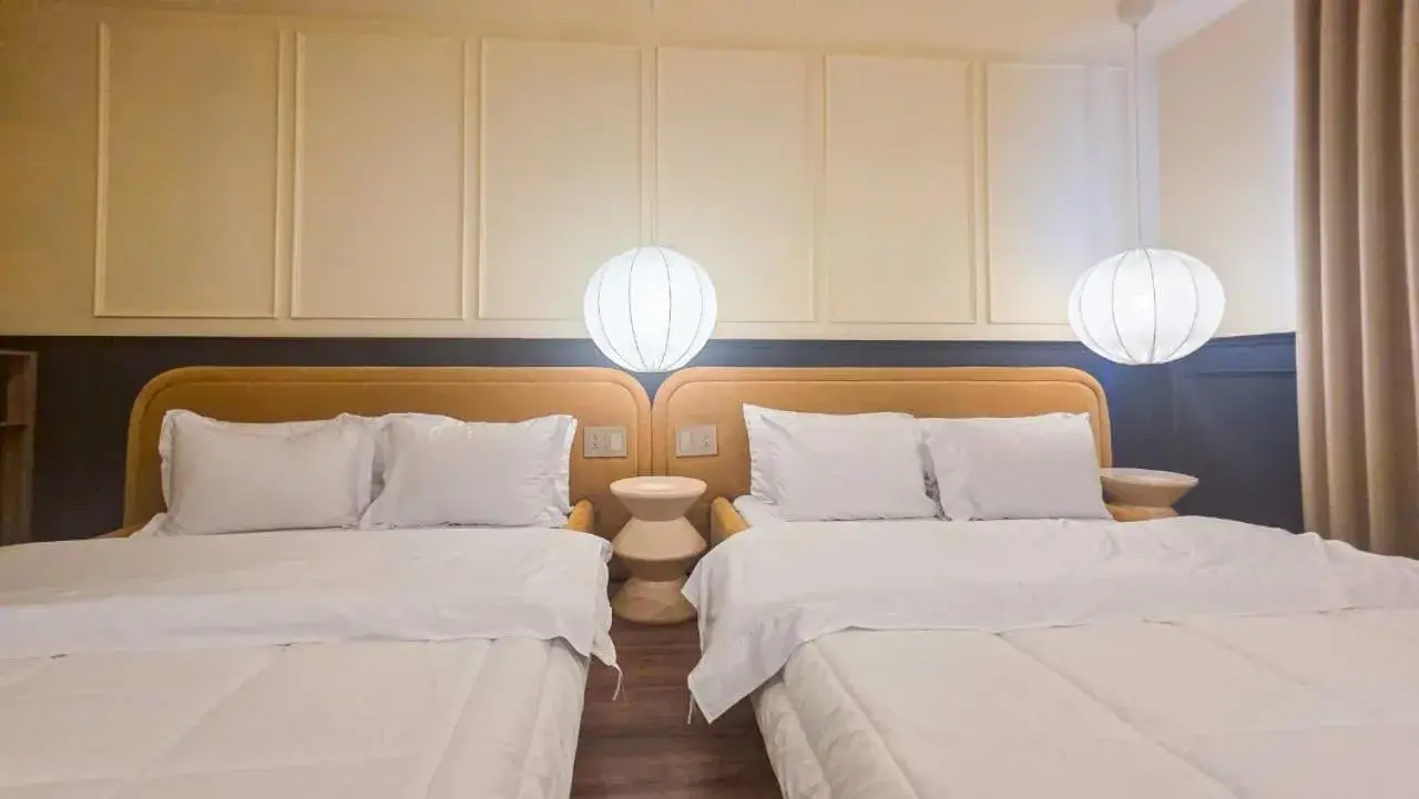 Superior Double Room with Two Double Beds in Hotel Acqua Medellín Superior Double Room with Two Double Beds in Hotel Acqua Medellín