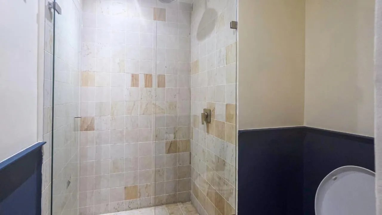 Shower in Hotel Acqua Medellín