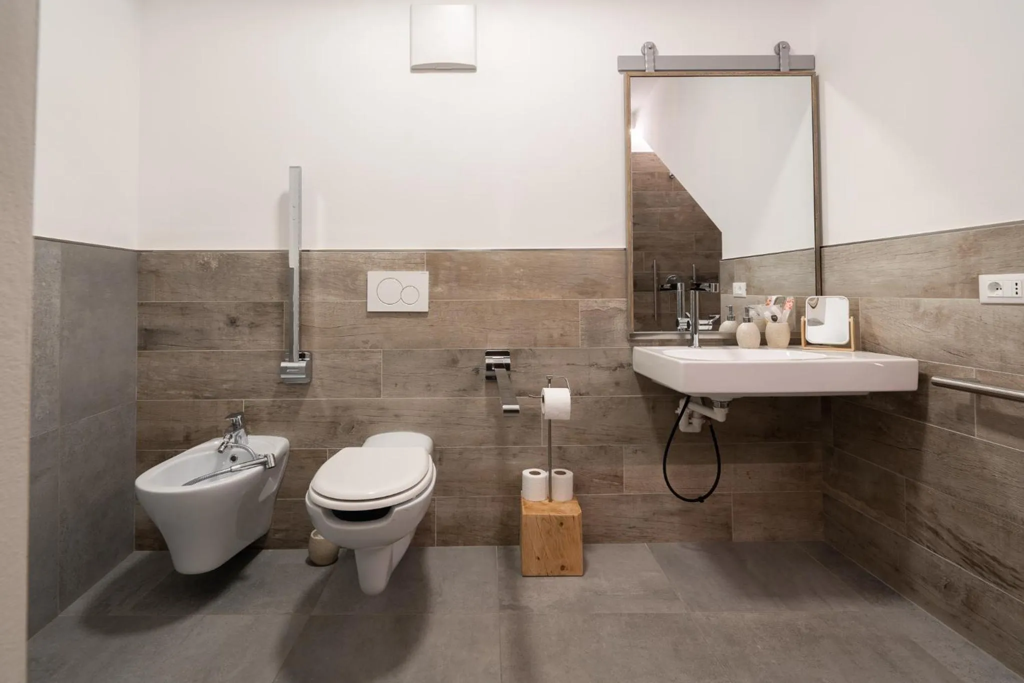 Toilet in MAMA Apartments