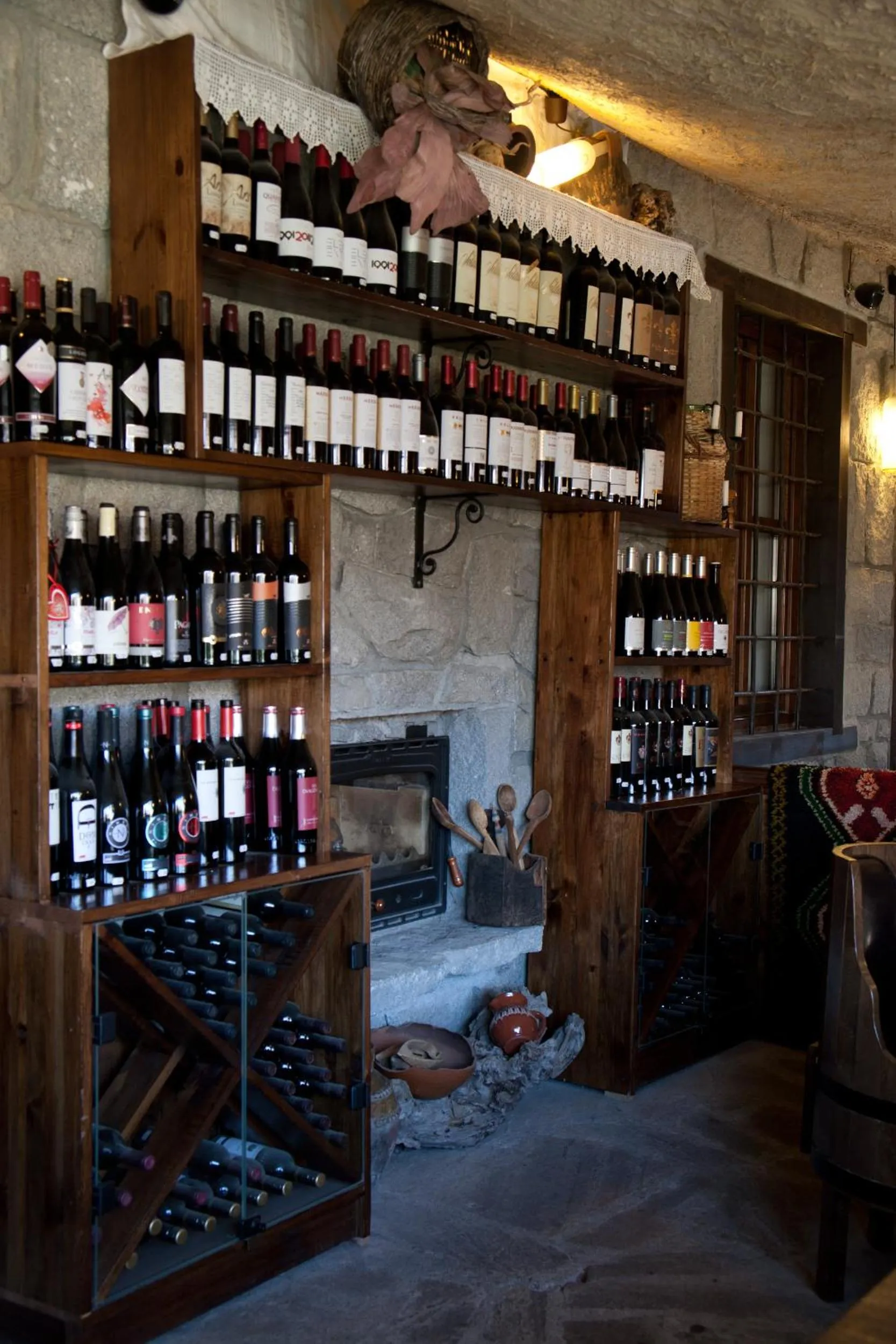 Restaurant/places to eat in Molerite Complex