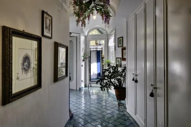 Decorative detail in Casa Mariannina