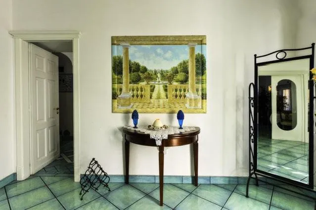 Decorative detail in Casa Mariannina