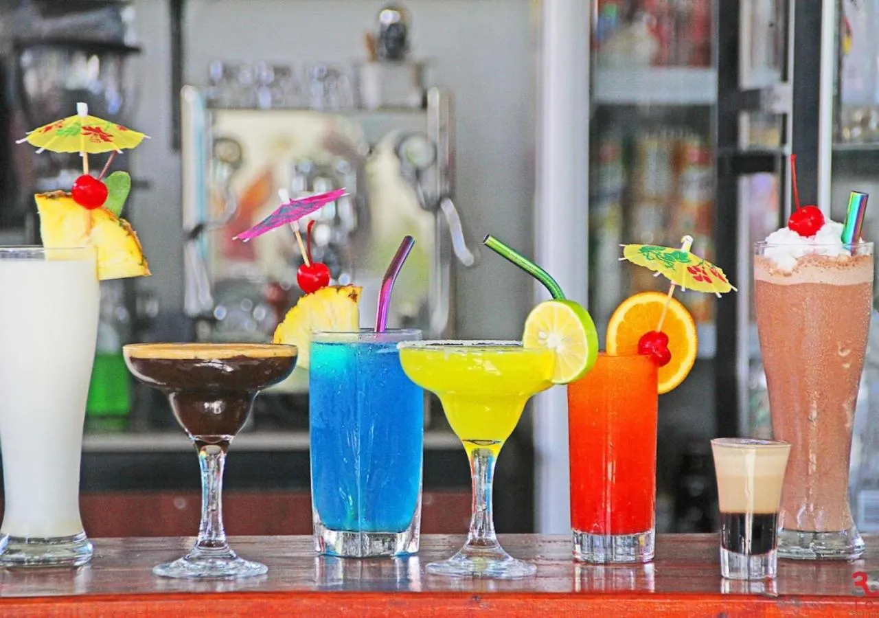 Food and drinks in Hotel Oasis Port Barton