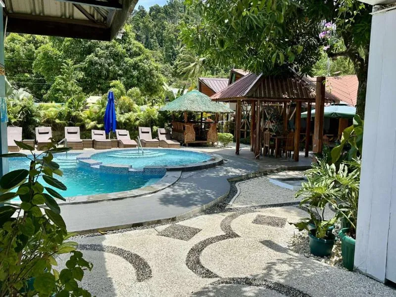 Swimming pool in Hotel Oasis Port Barton