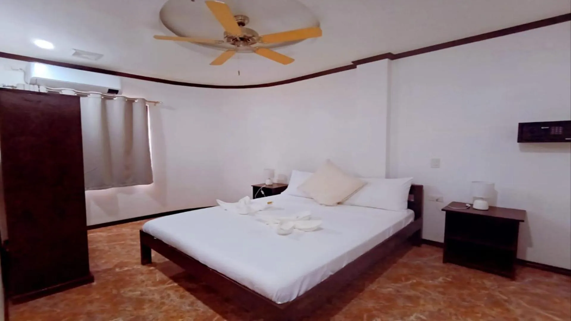 Bedroom, Bed in Hotel Oasis Port Barton