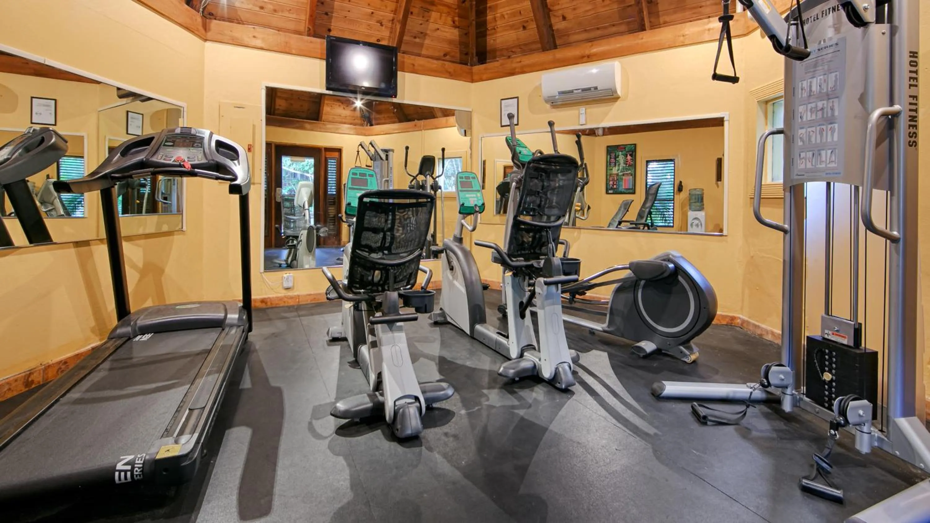 Fitness centre/facilities in Emerald Beach Resort