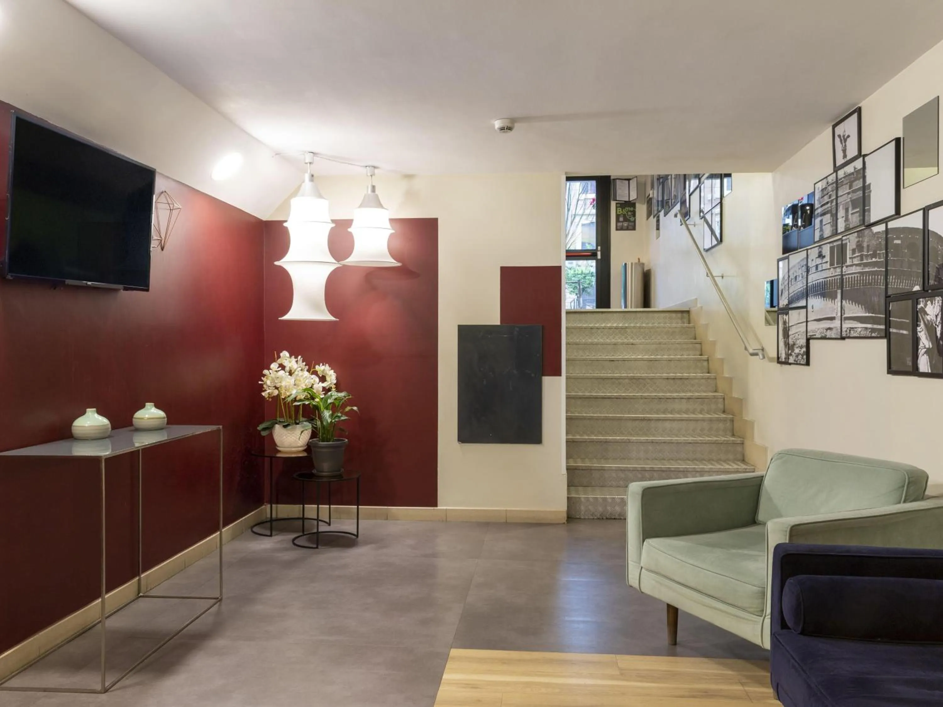 Lobby or reception in B&B Hotel Roma Trastevere
