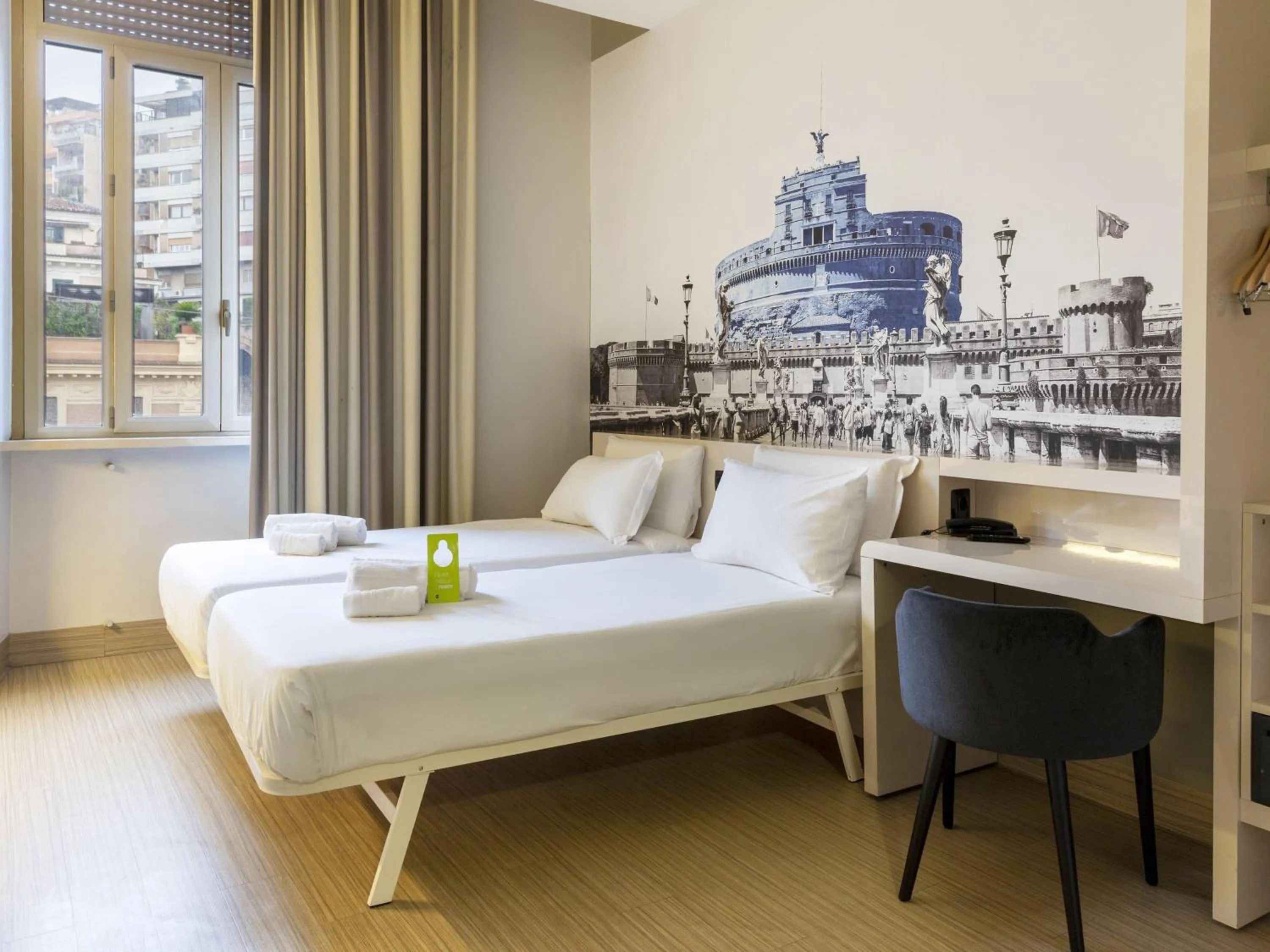 Photo of the whole room, Bed in B&B Hotel Roma Trastevere