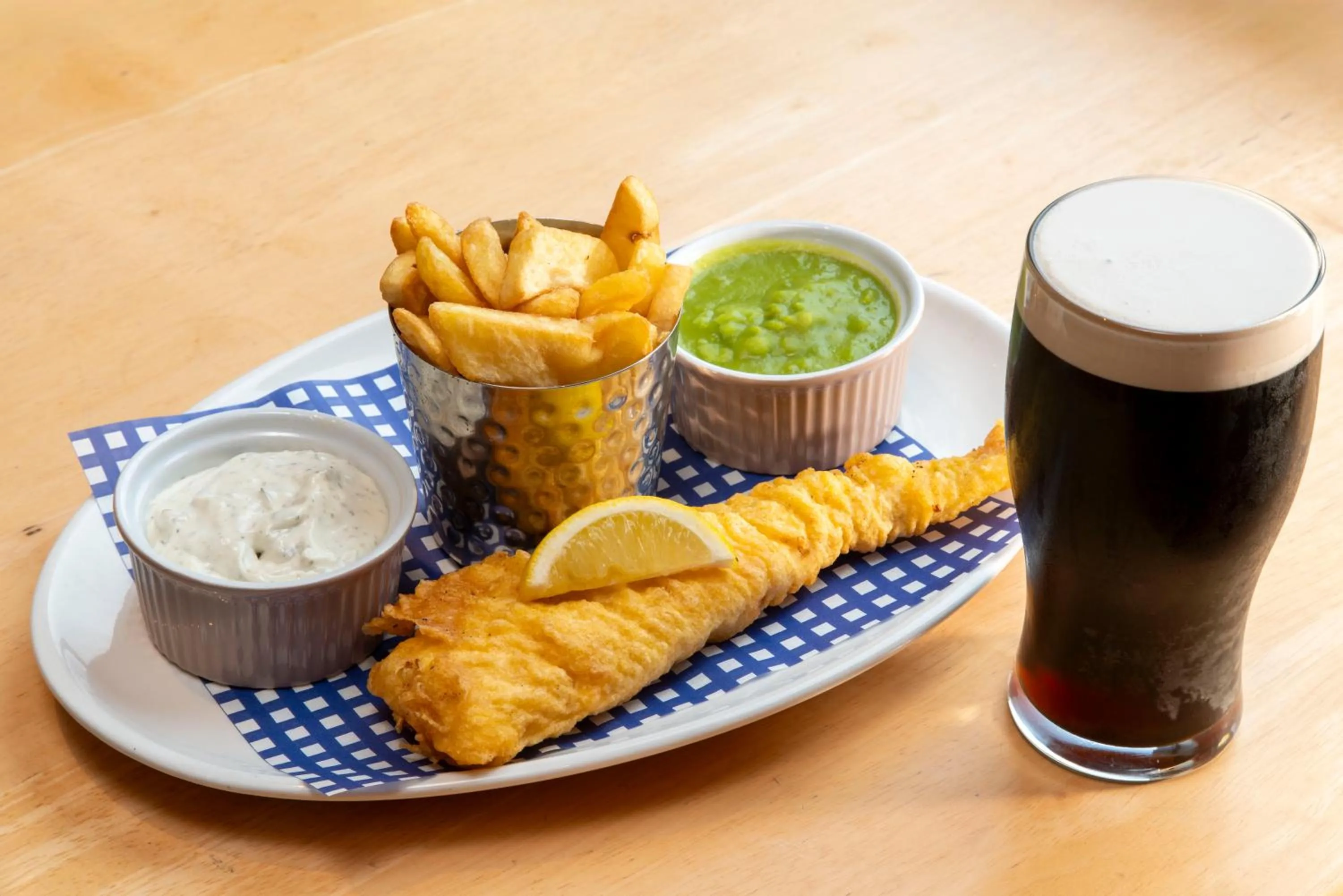 Food and drinks in Holiday Inn Express Antrim by IHG