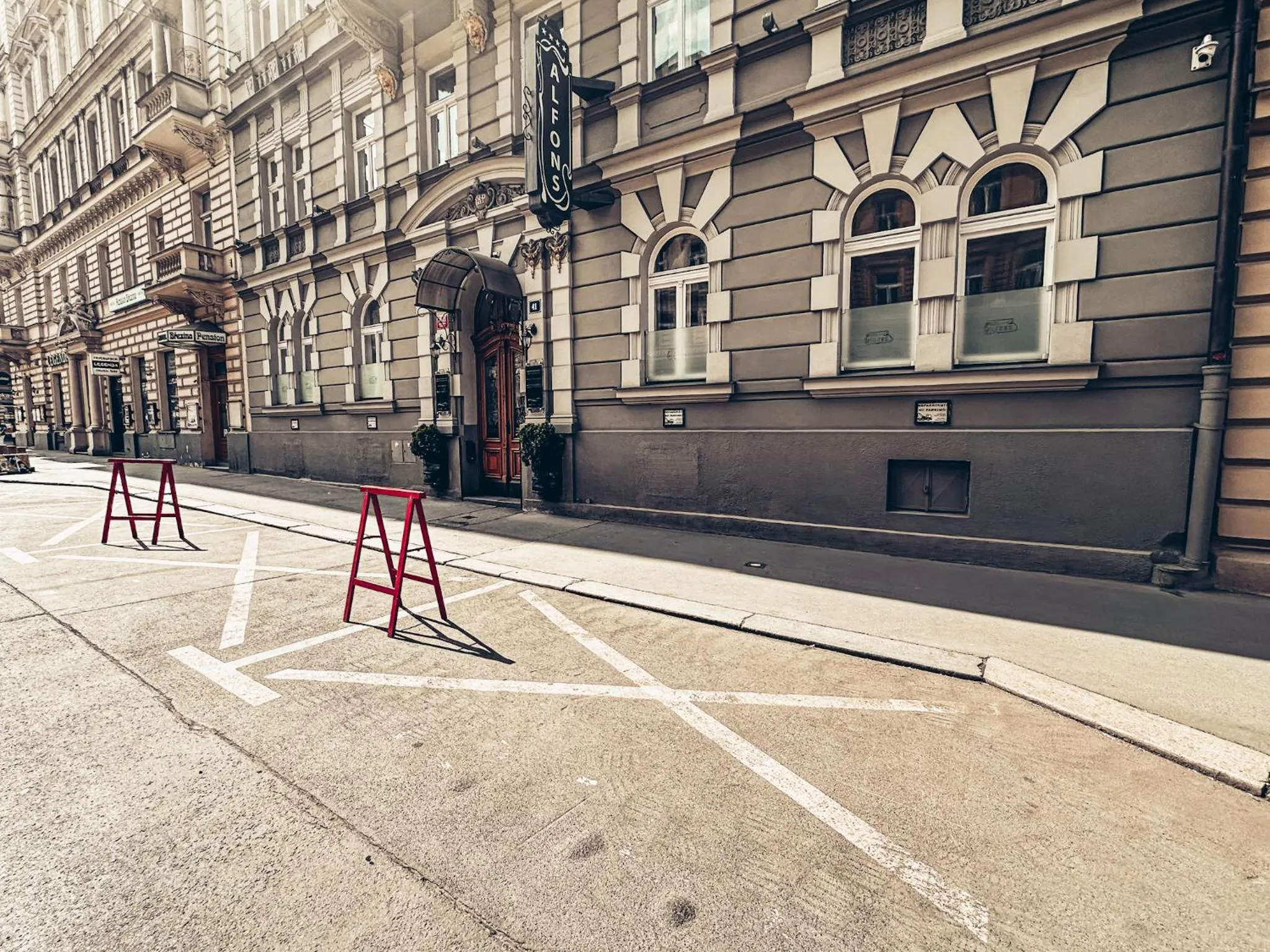 Parking in Alfons Boutique Hotel