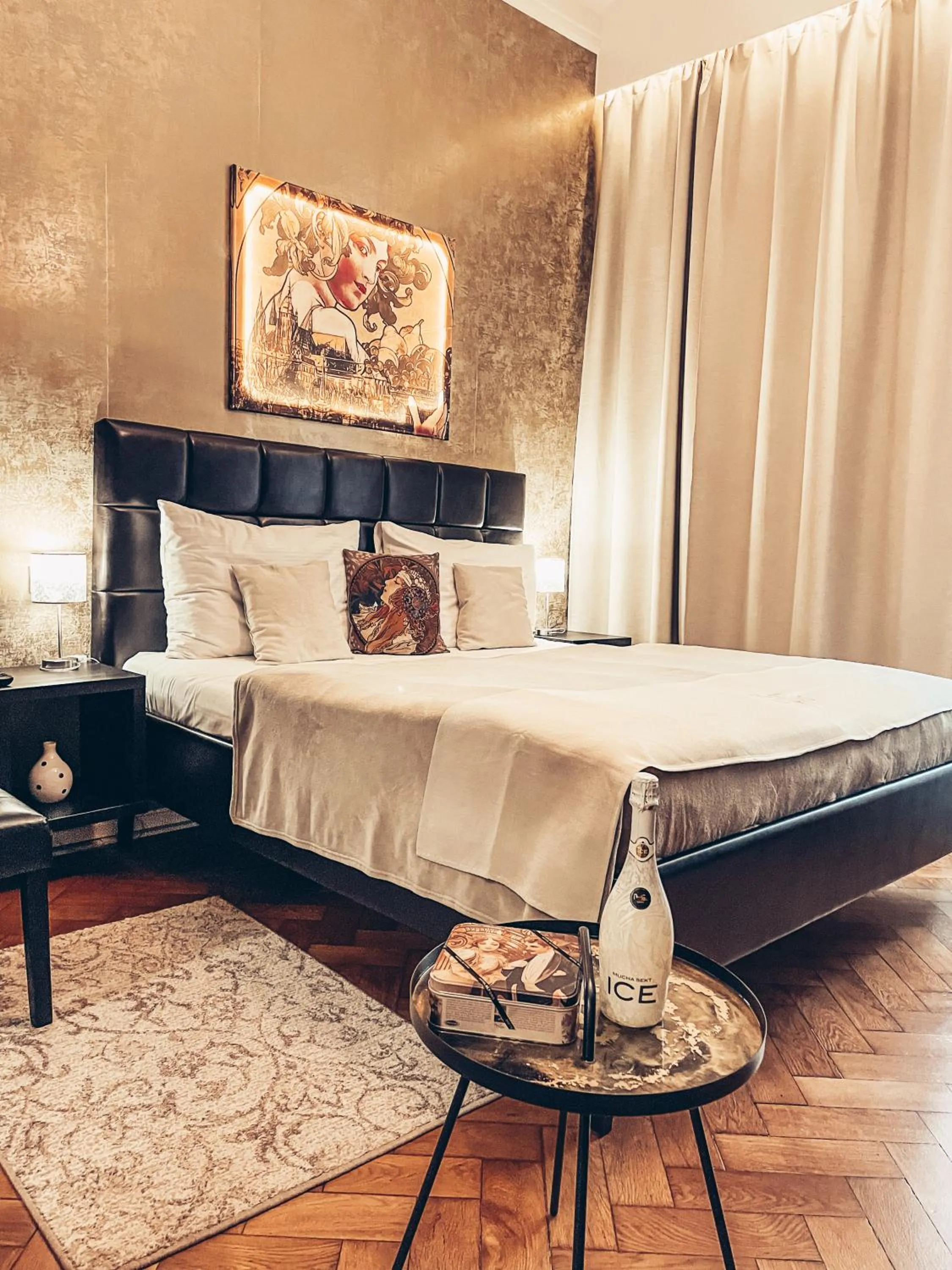 Bed in Alfons Boutique Hotel