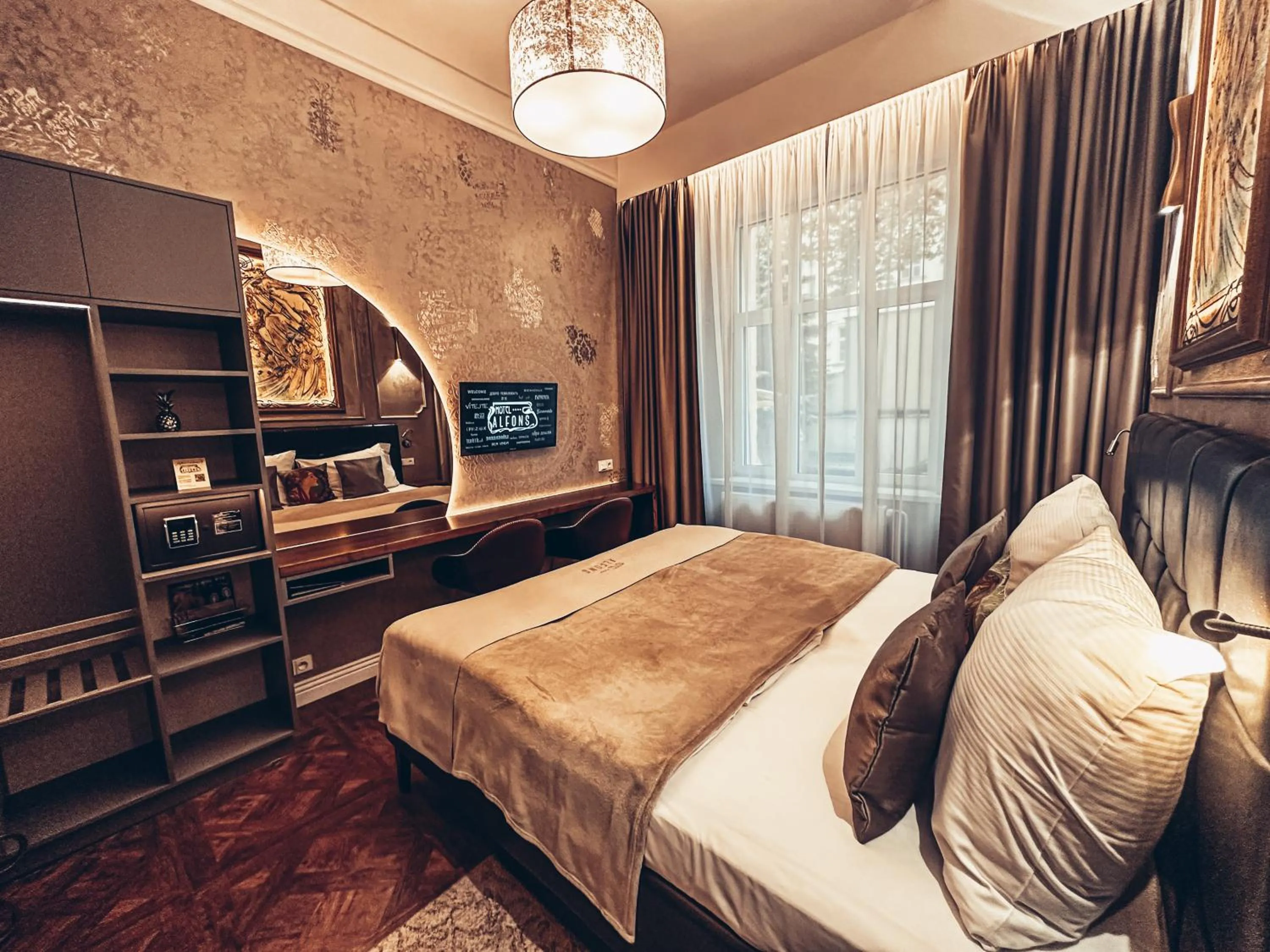 Bed in Alfons Boutique Hotel