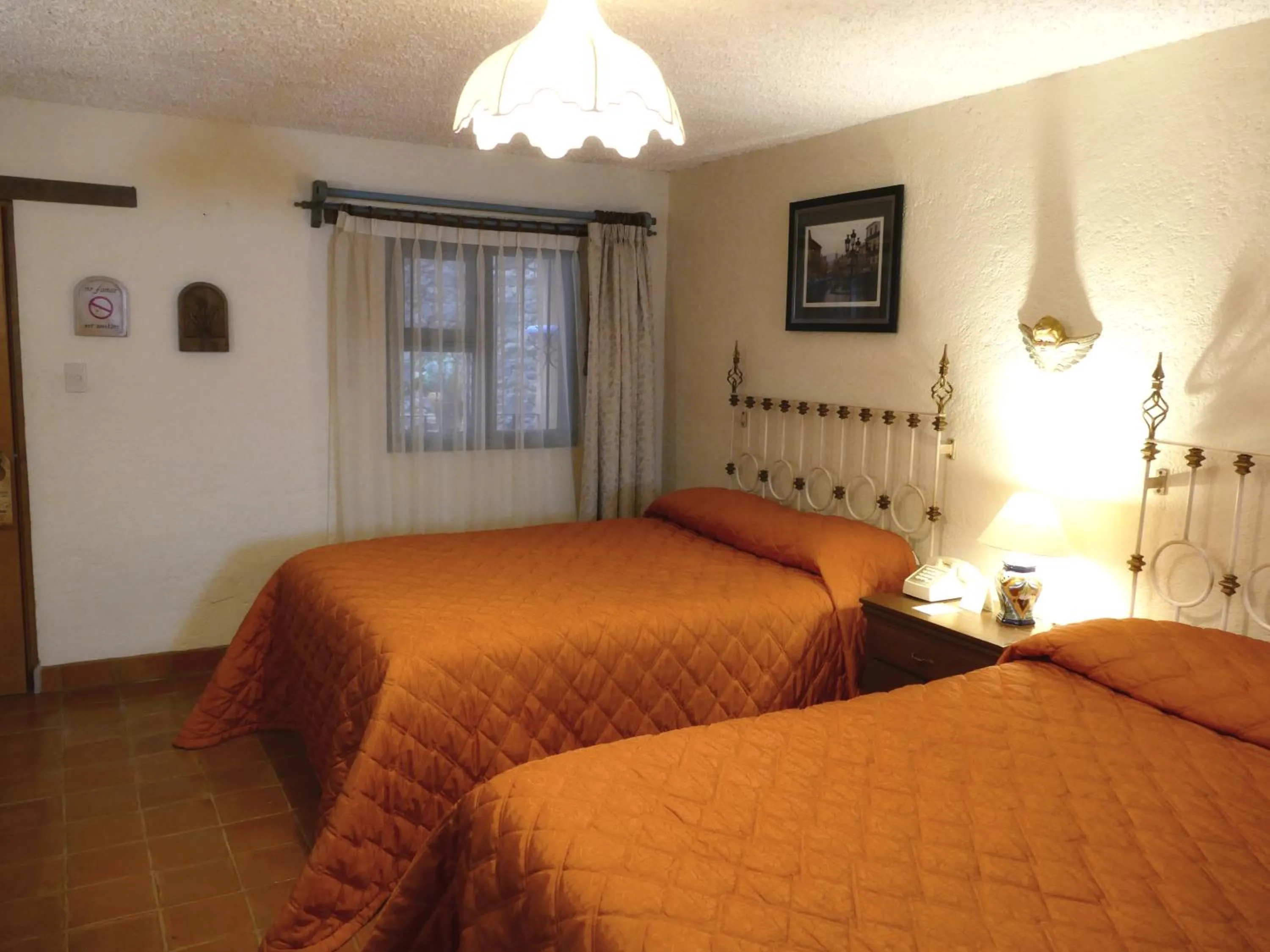Photo of the whole room, Bed in El Meson de los Poetas