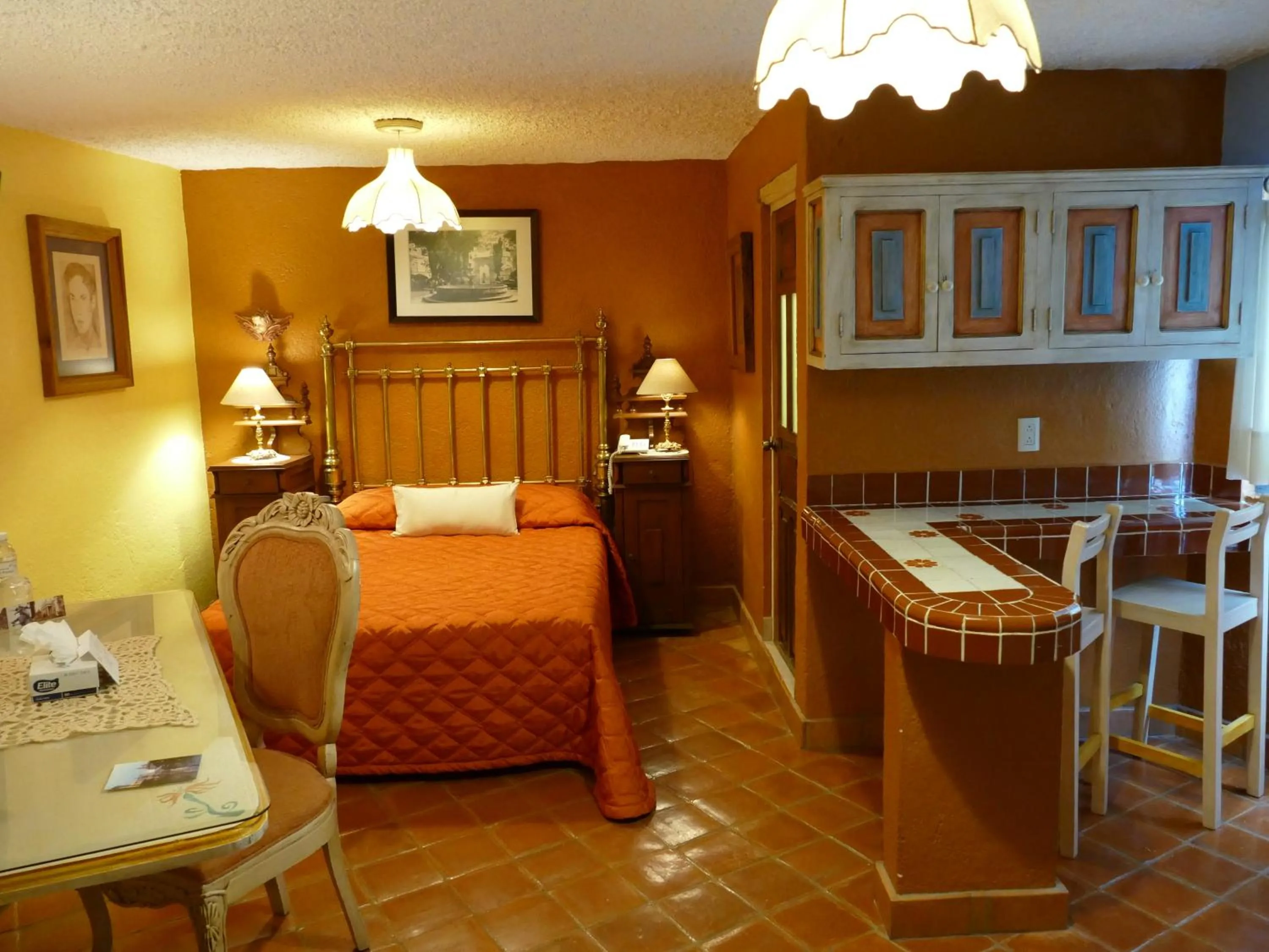 Decorative detail, Bed in El Meson de los Poetas