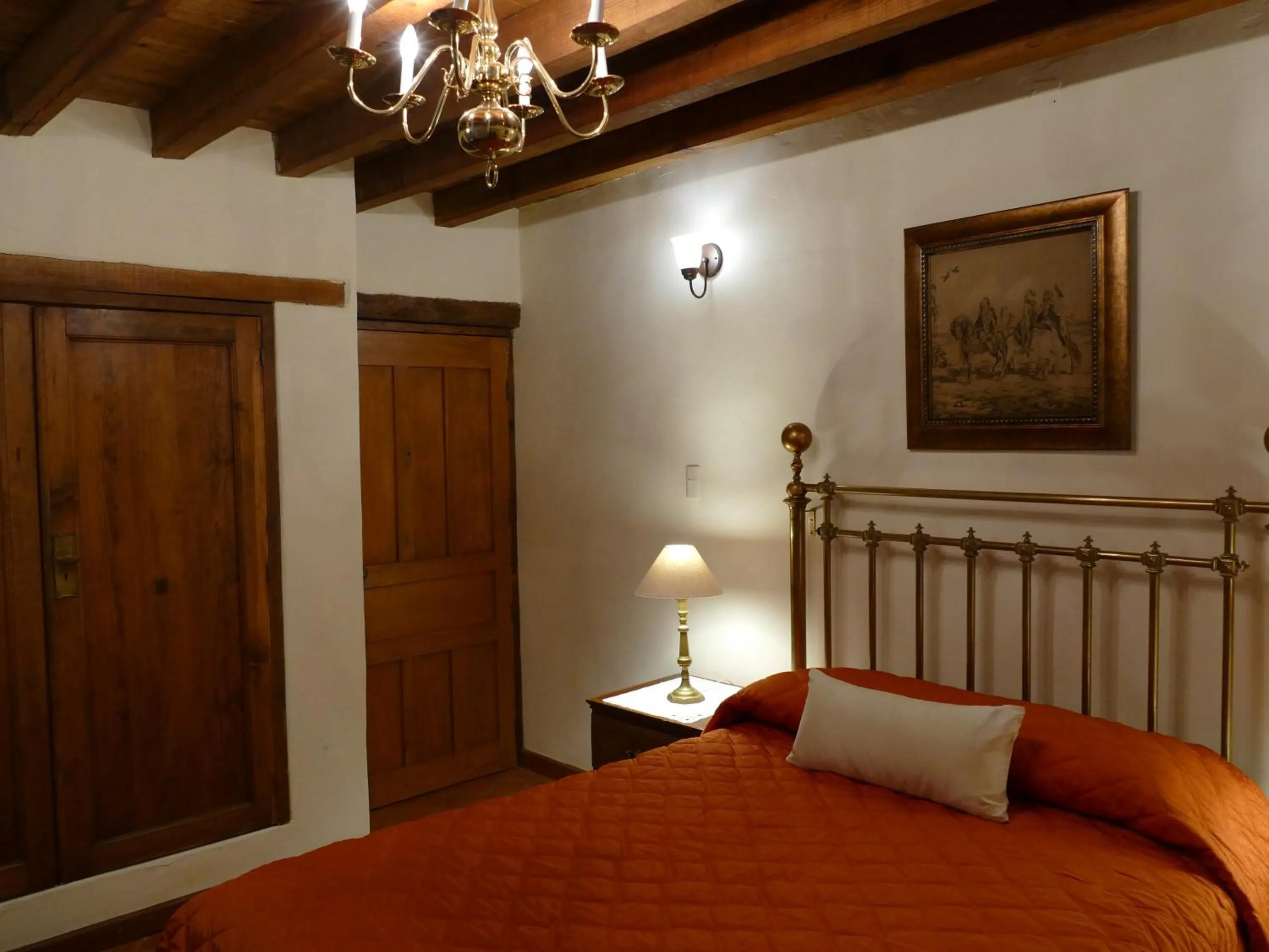 Photo of the whole room, Bed in El Meson de los Poetas