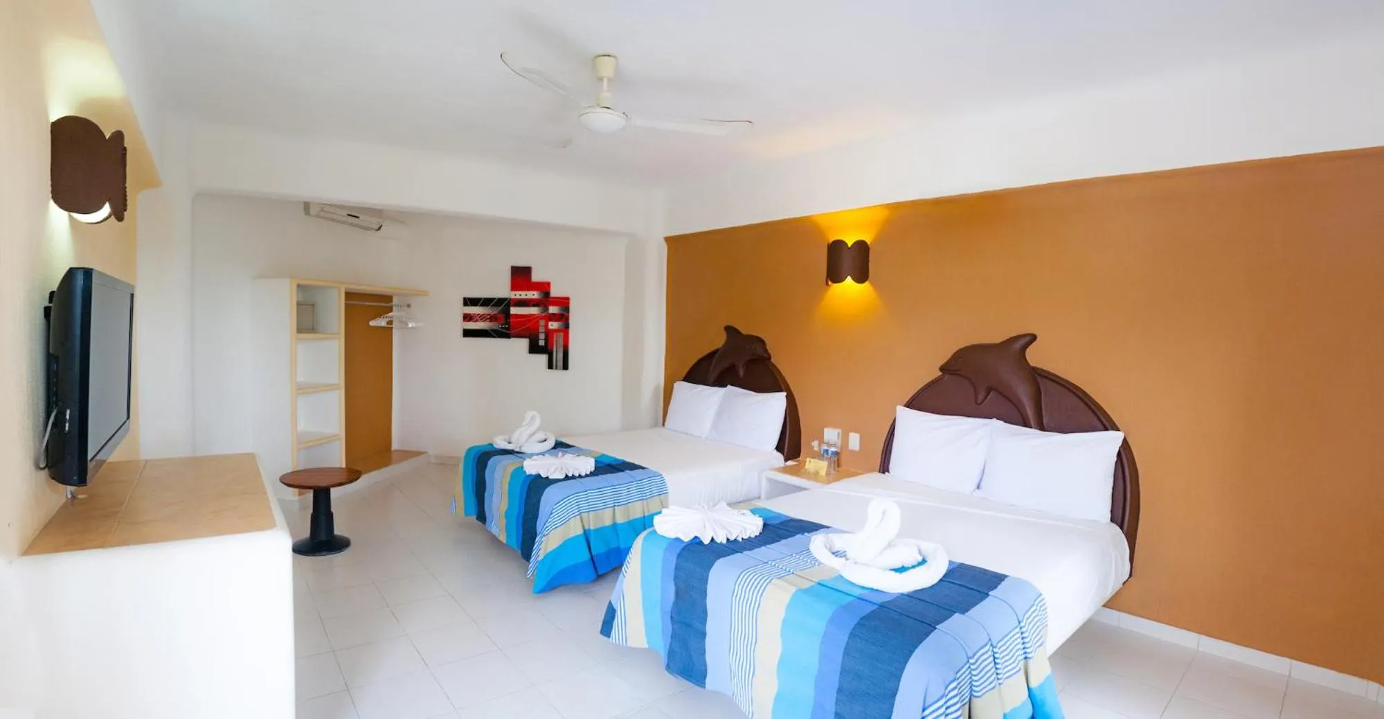 Bed in Hotel Bahia Huatulco