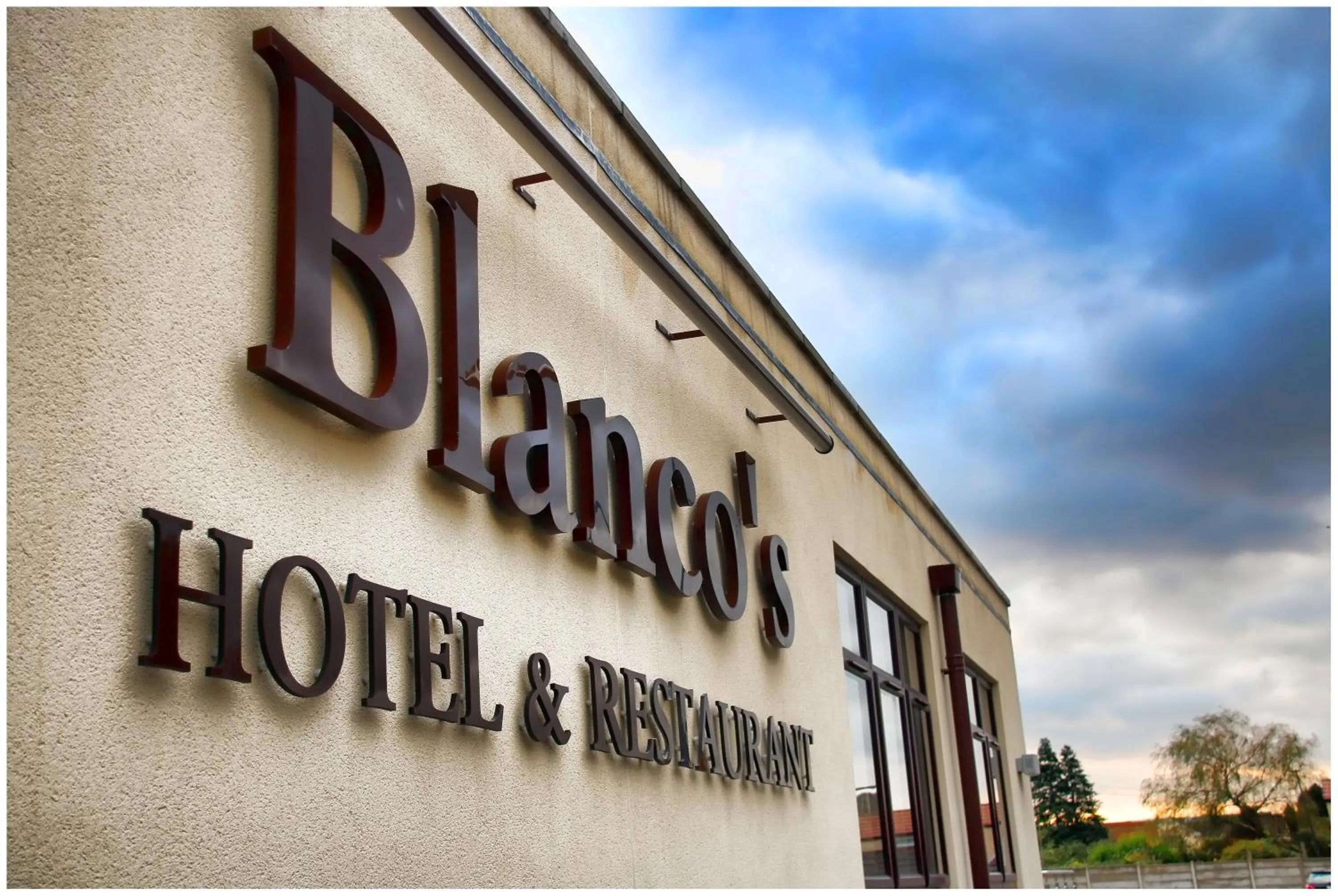 Logo/Certificate/Sign in Blanco's Hotel