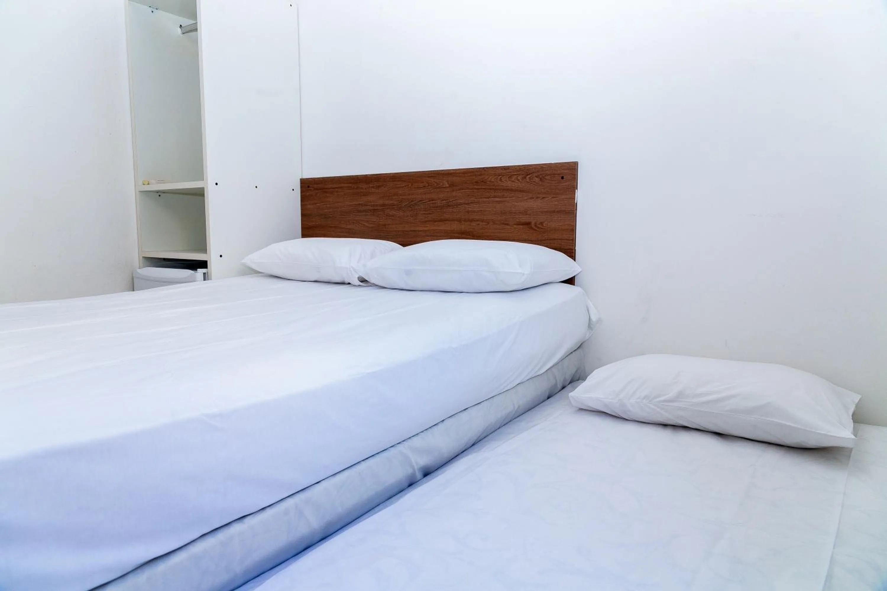 Bedroom, Bed in Economy Apart