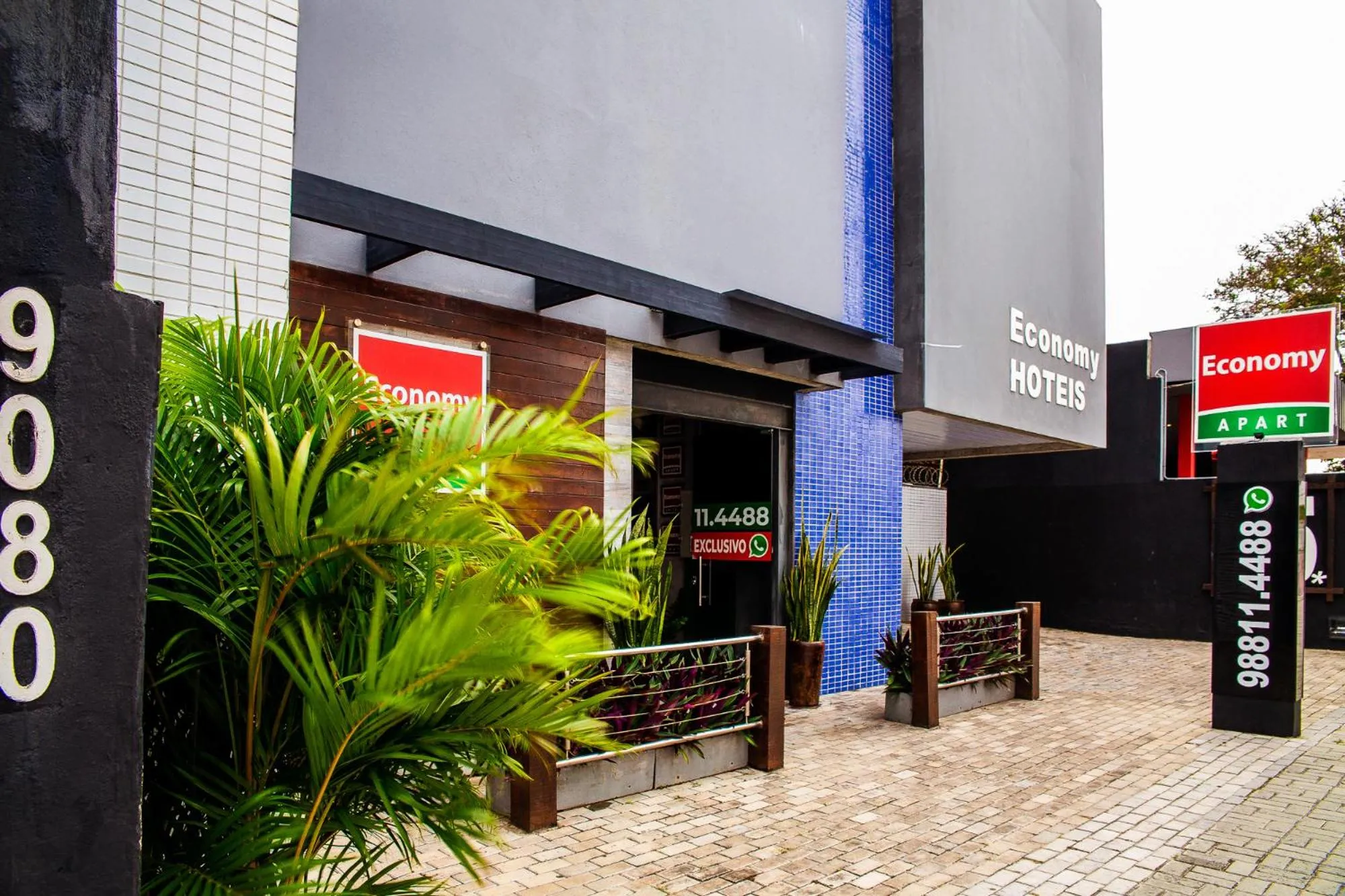 Facade/entrance in Economy Apart