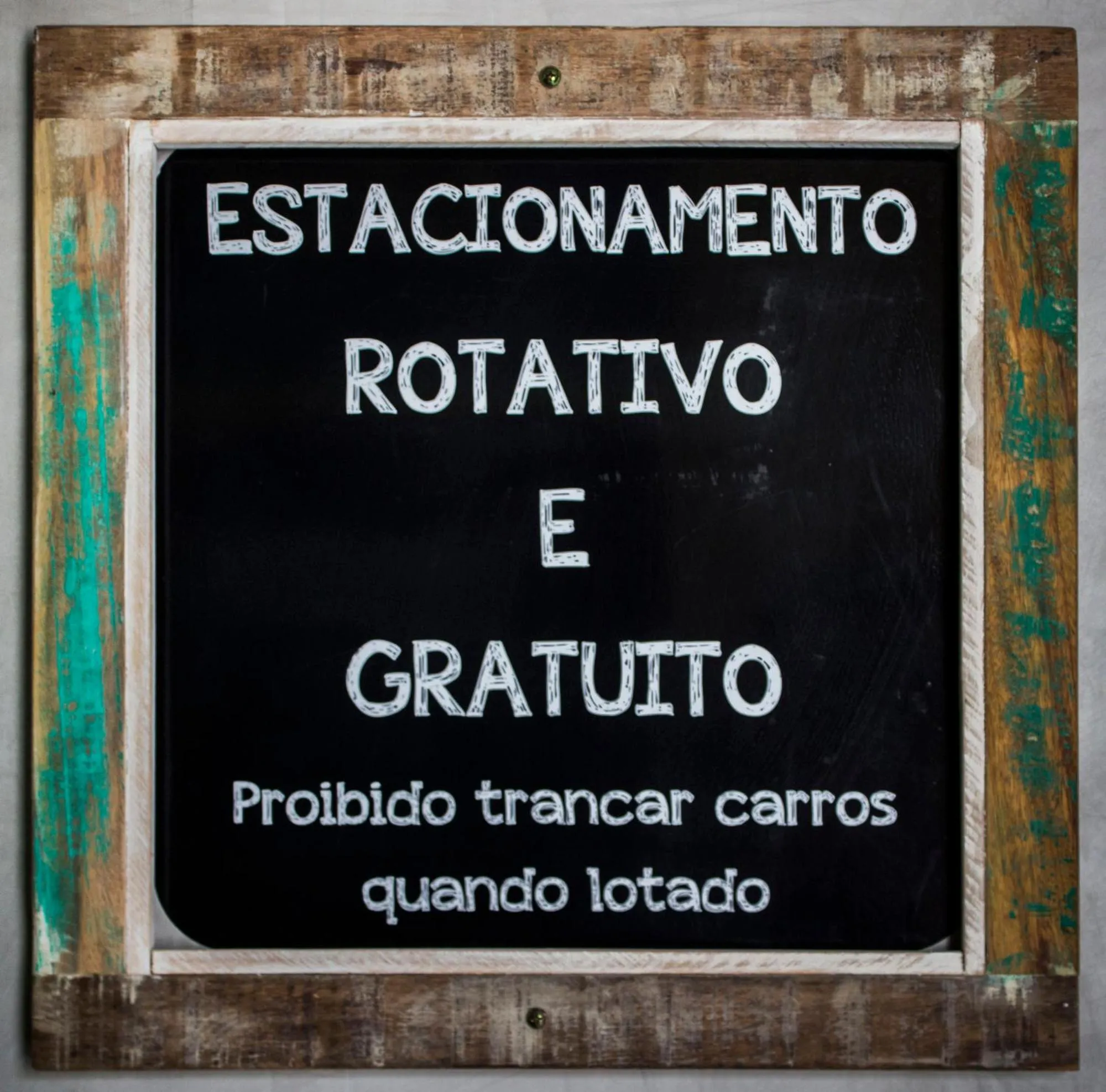 Logo/Certificate/Sign in Economy Apart