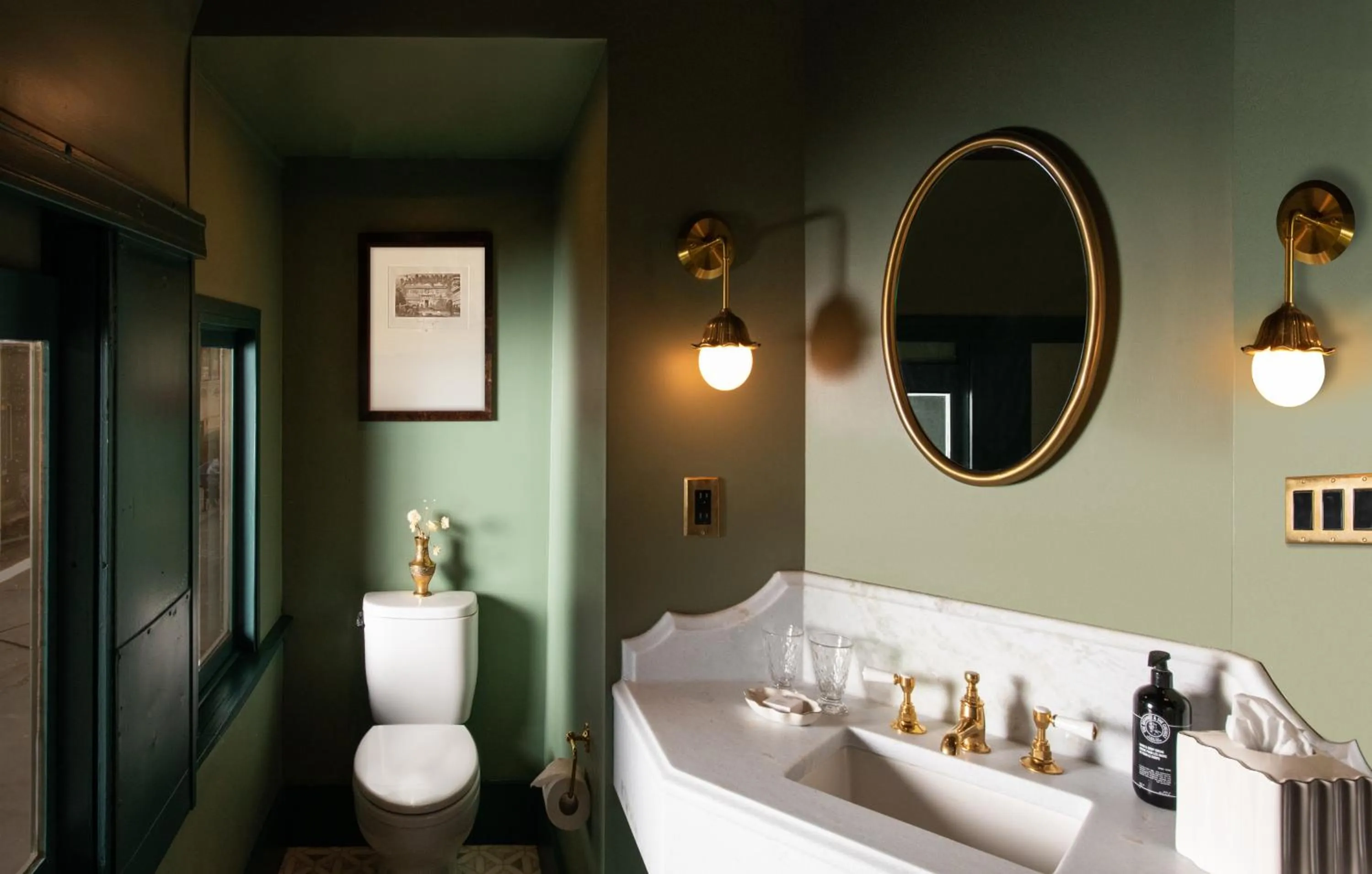 Toilet in The Hotel Chalet at The Choo Choo