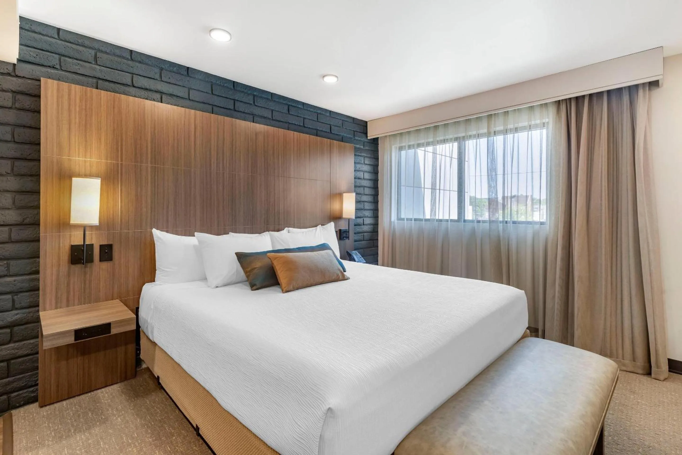 Bedroom in The Gibson Hotel Great Falls, an Ascend Collection Hotel