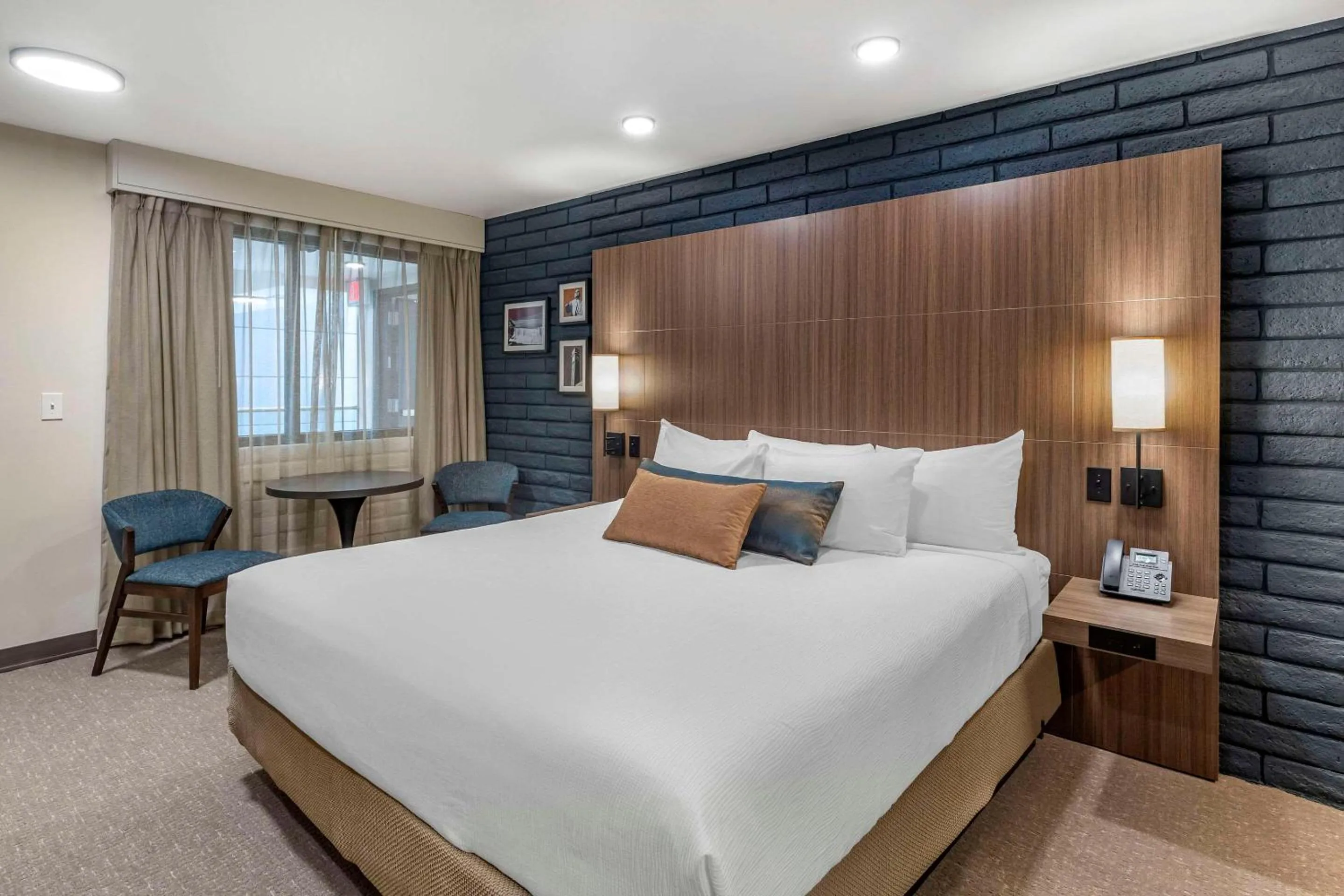 Bedroom in The Gibson Hotel Great Falls, an Ascend Collection Hotel