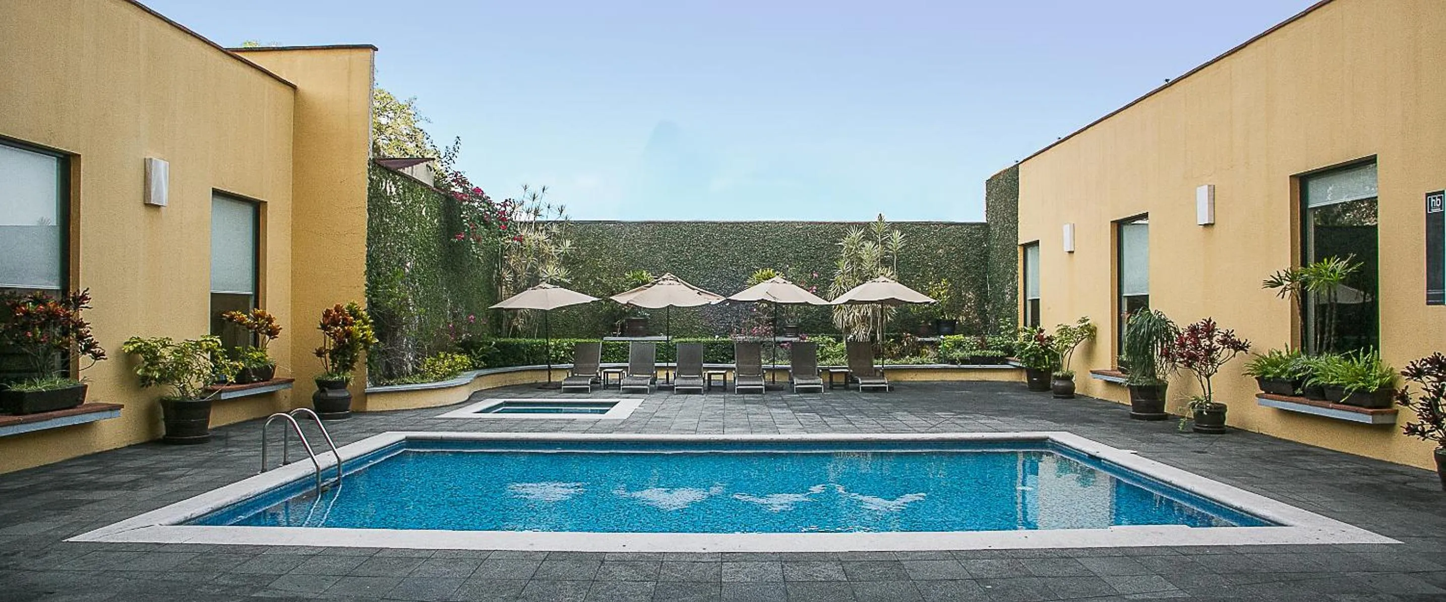 Swimming pool in HB Xalapa