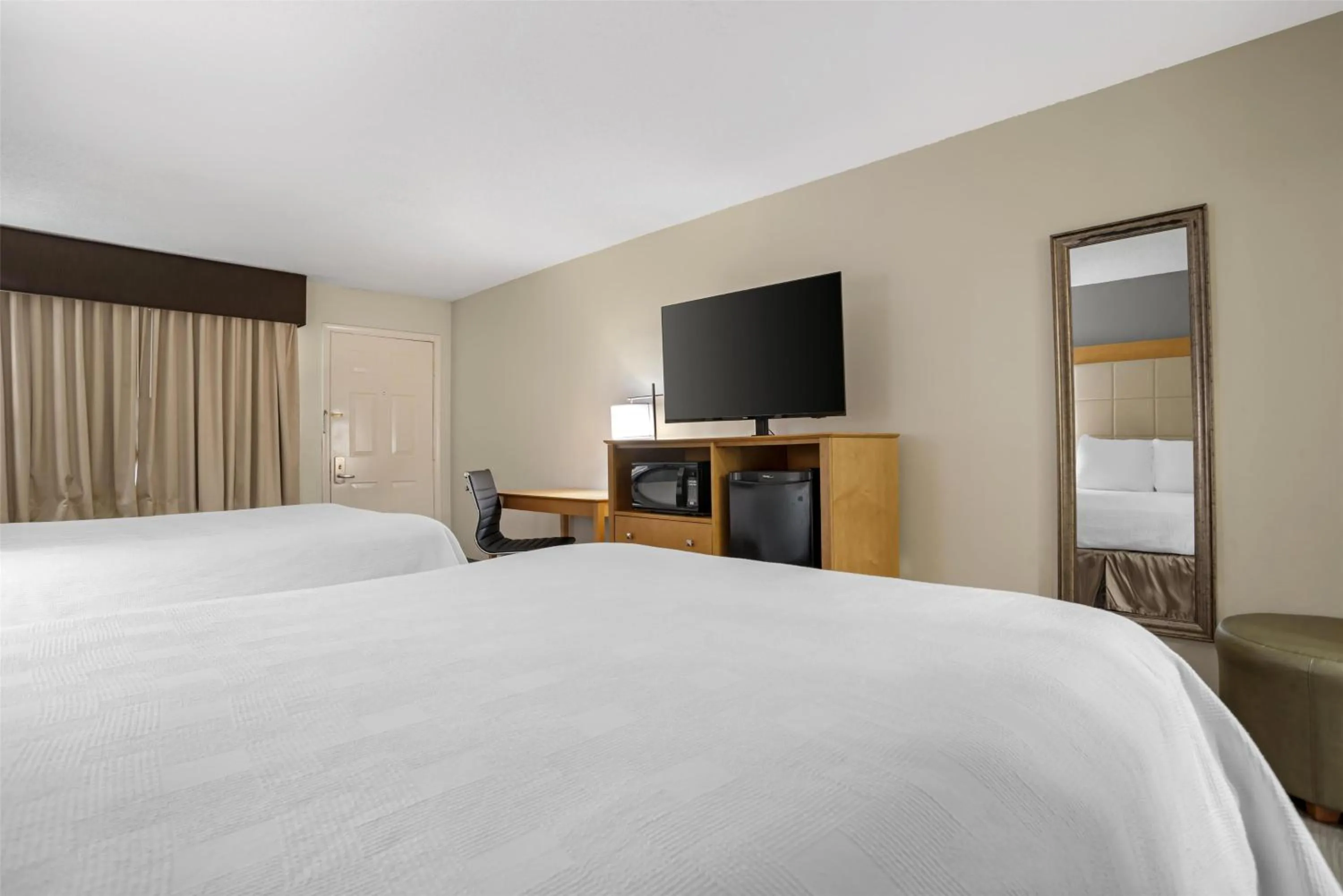 Bedroom, Bed in Best Western Airport Inn