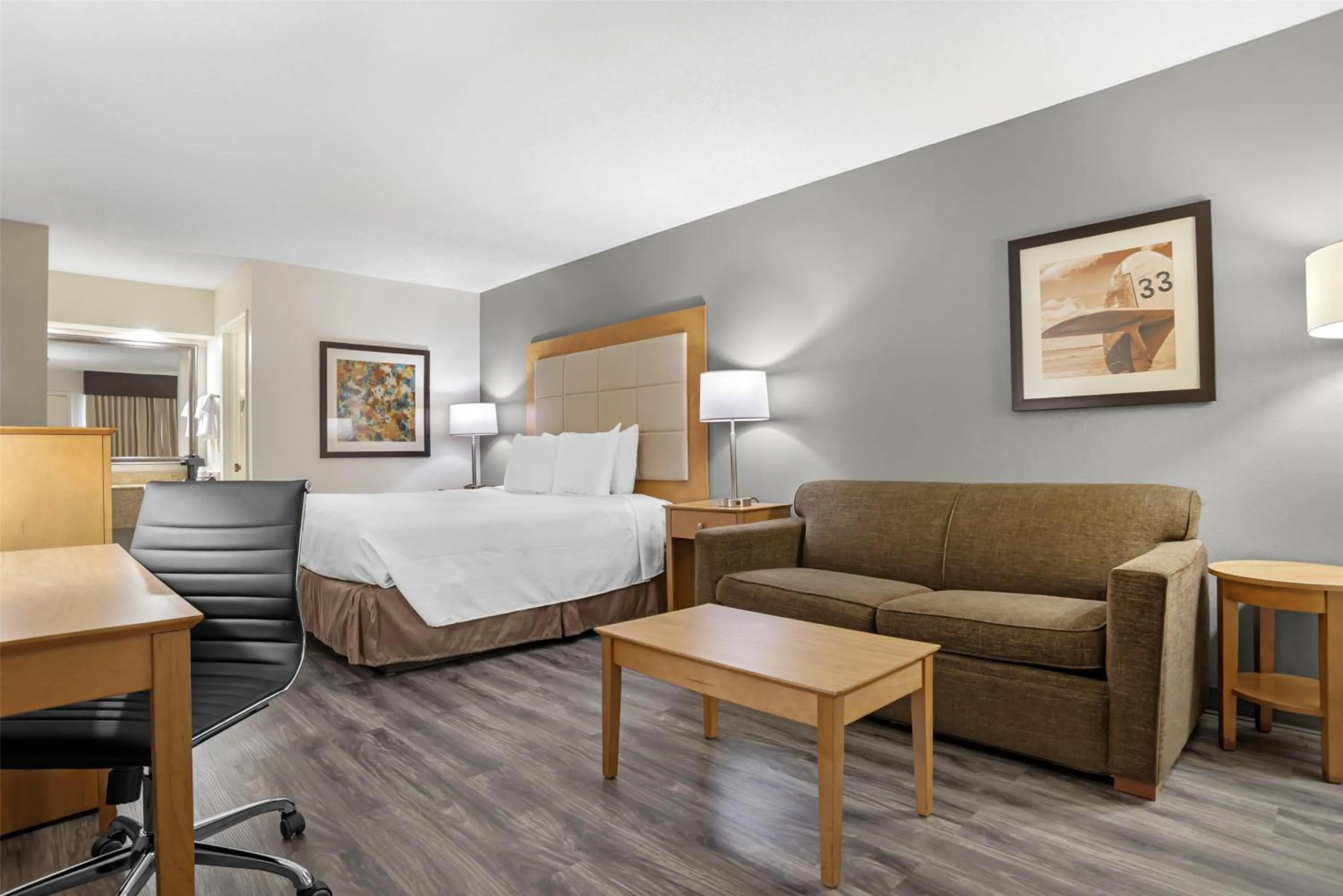 Bedroom, Bed in Best Western Airport Inn