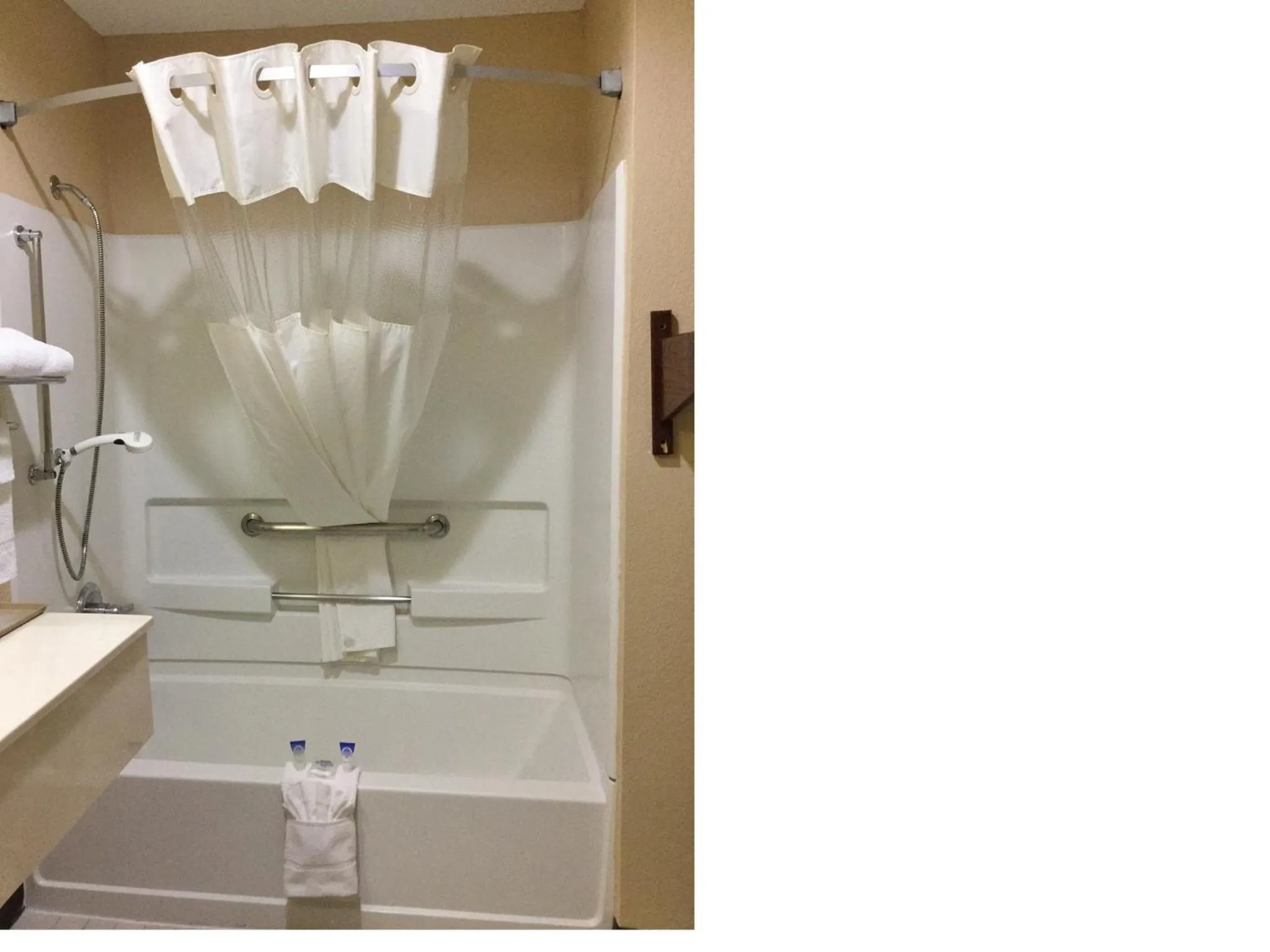 Bathroom in Americas Best Value Inn & Suites - Little Rock - Maumelle